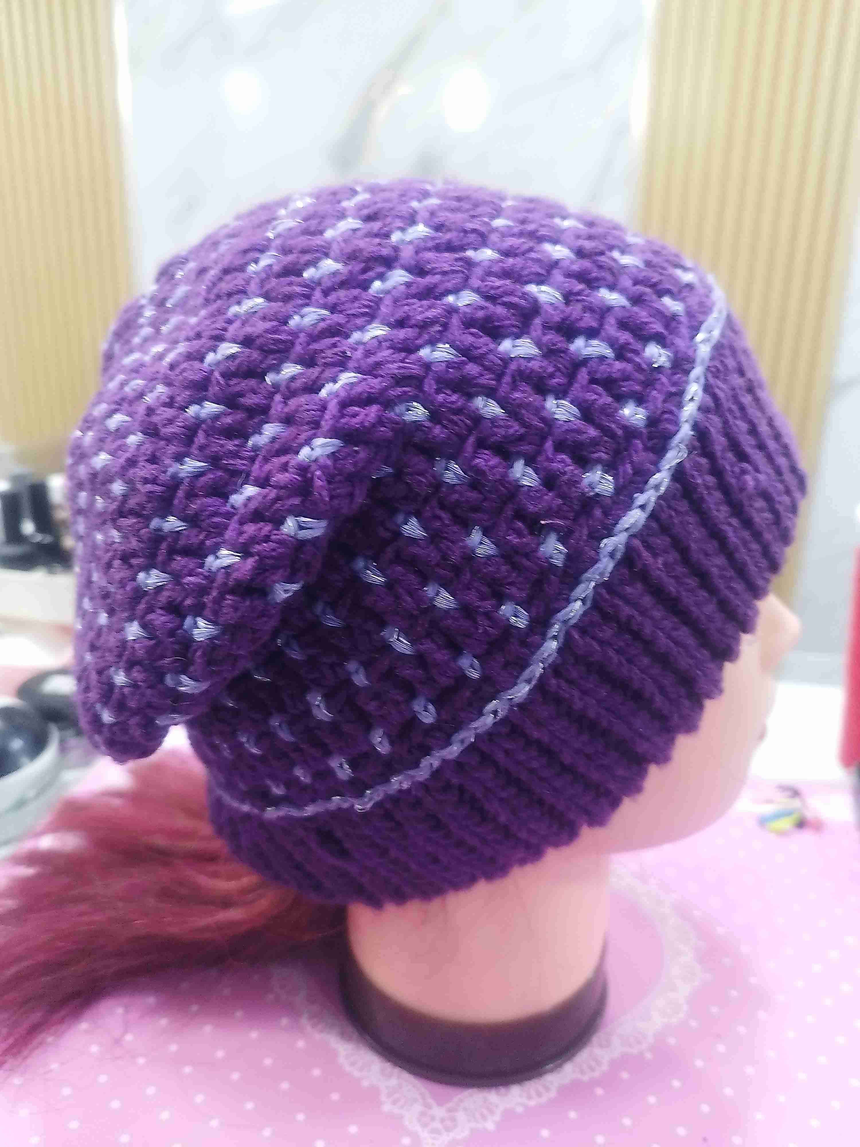Gorro de lana morado tejido - miniatura 2