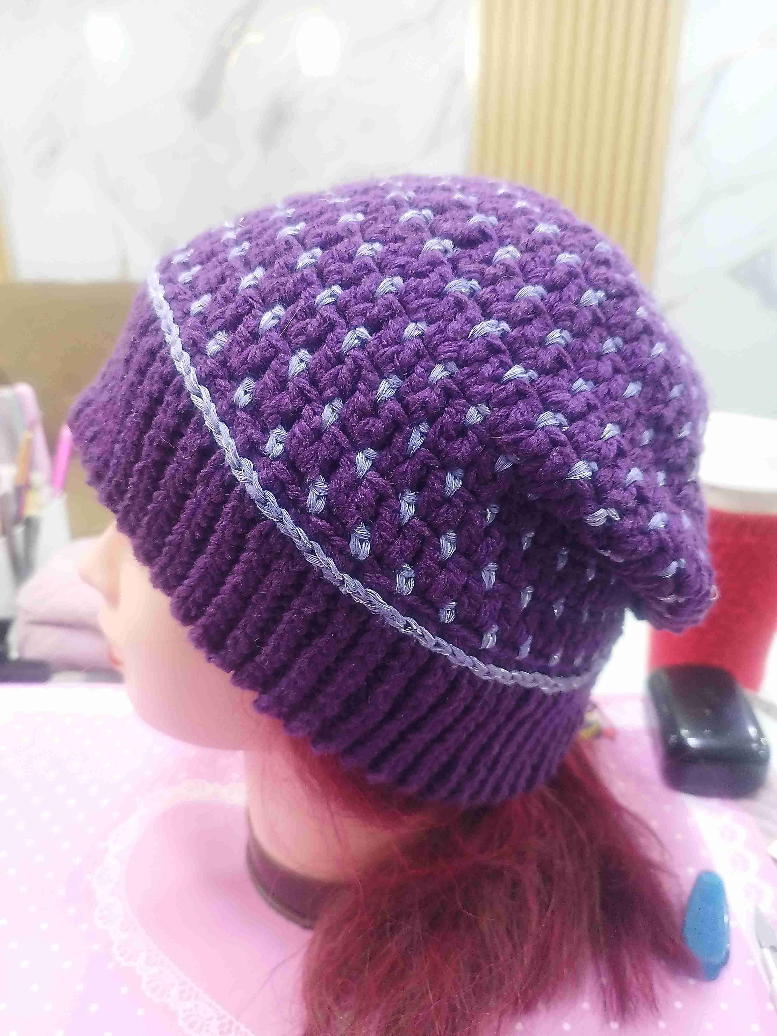 Gorro de lana morado tejido - miniatura 4