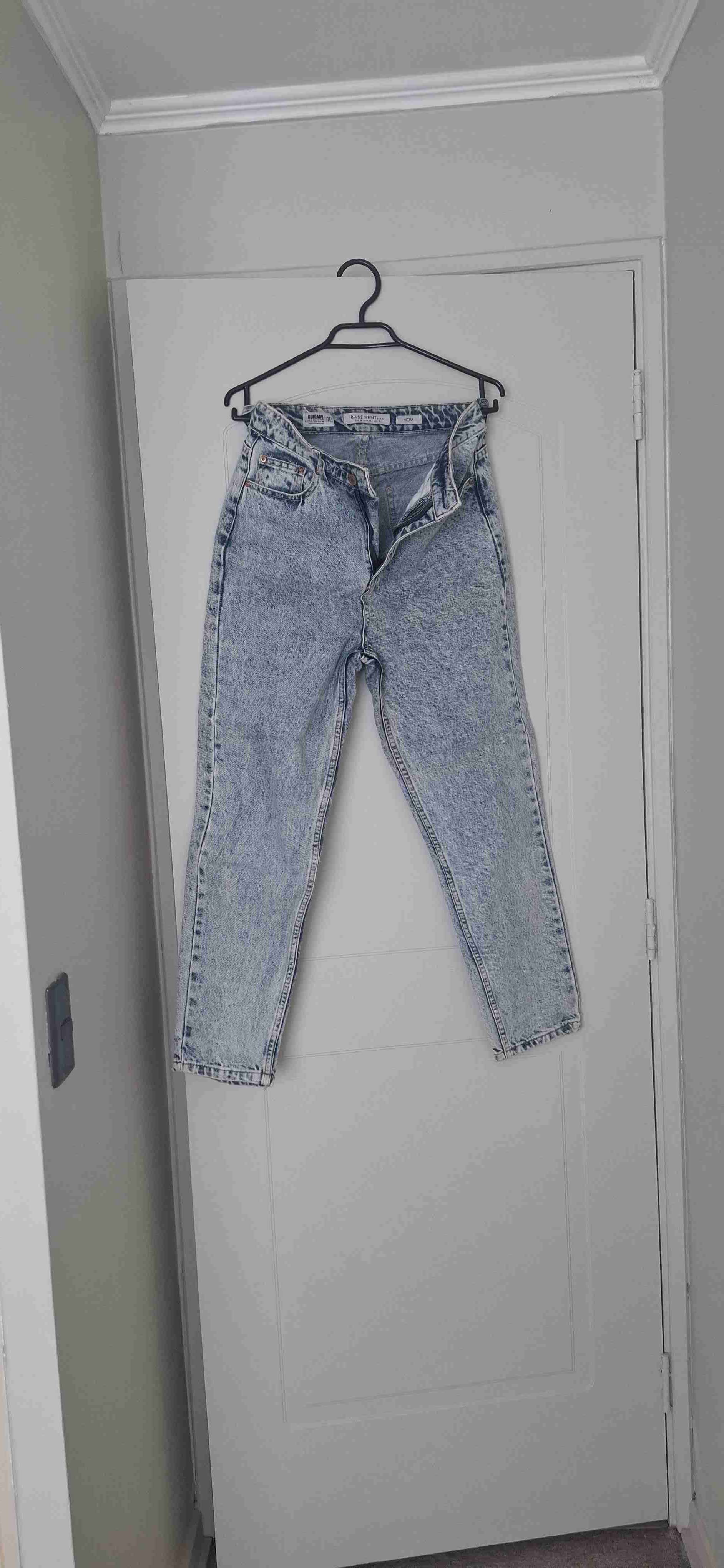 Jeans azul claro desgastado - miniatura 1