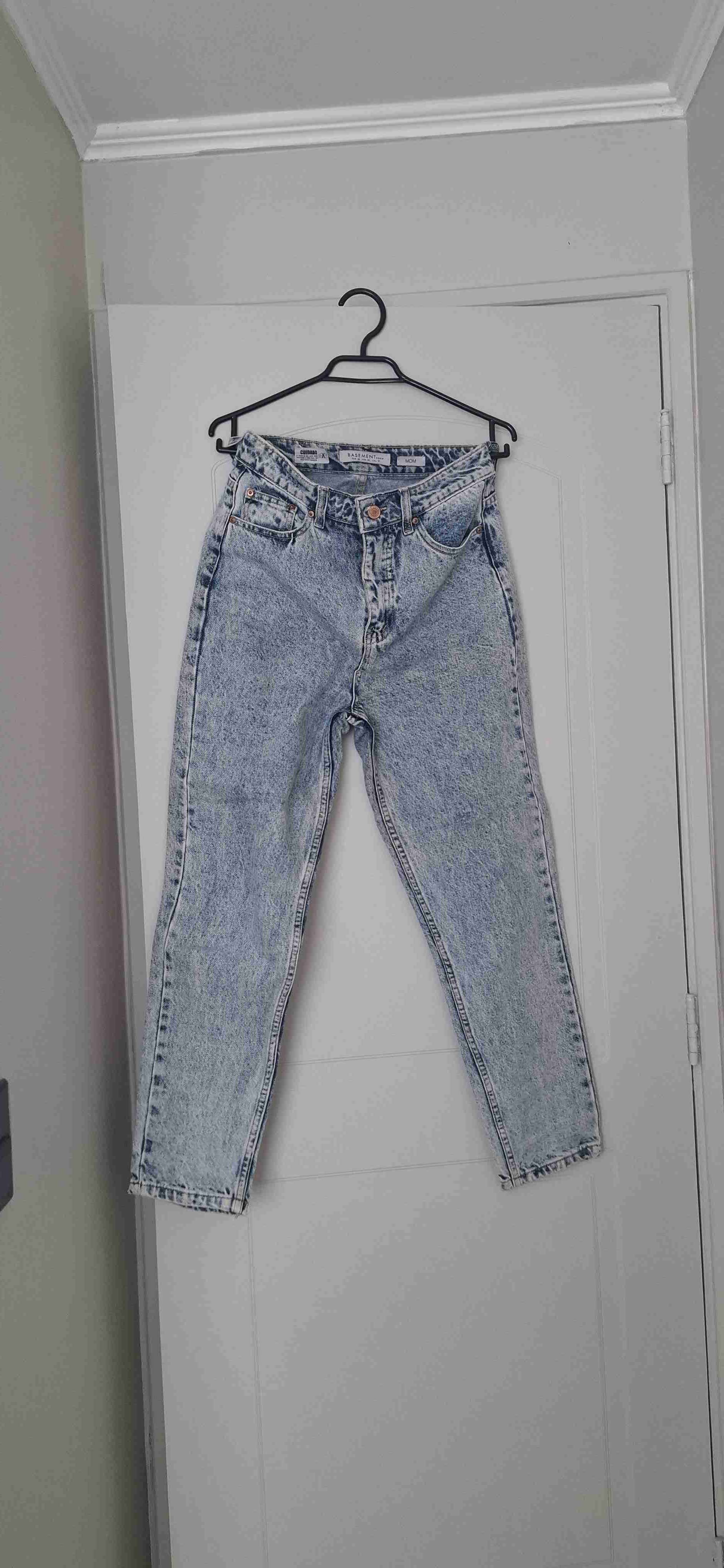 Jeans azul claro desgastado - miniatura 2