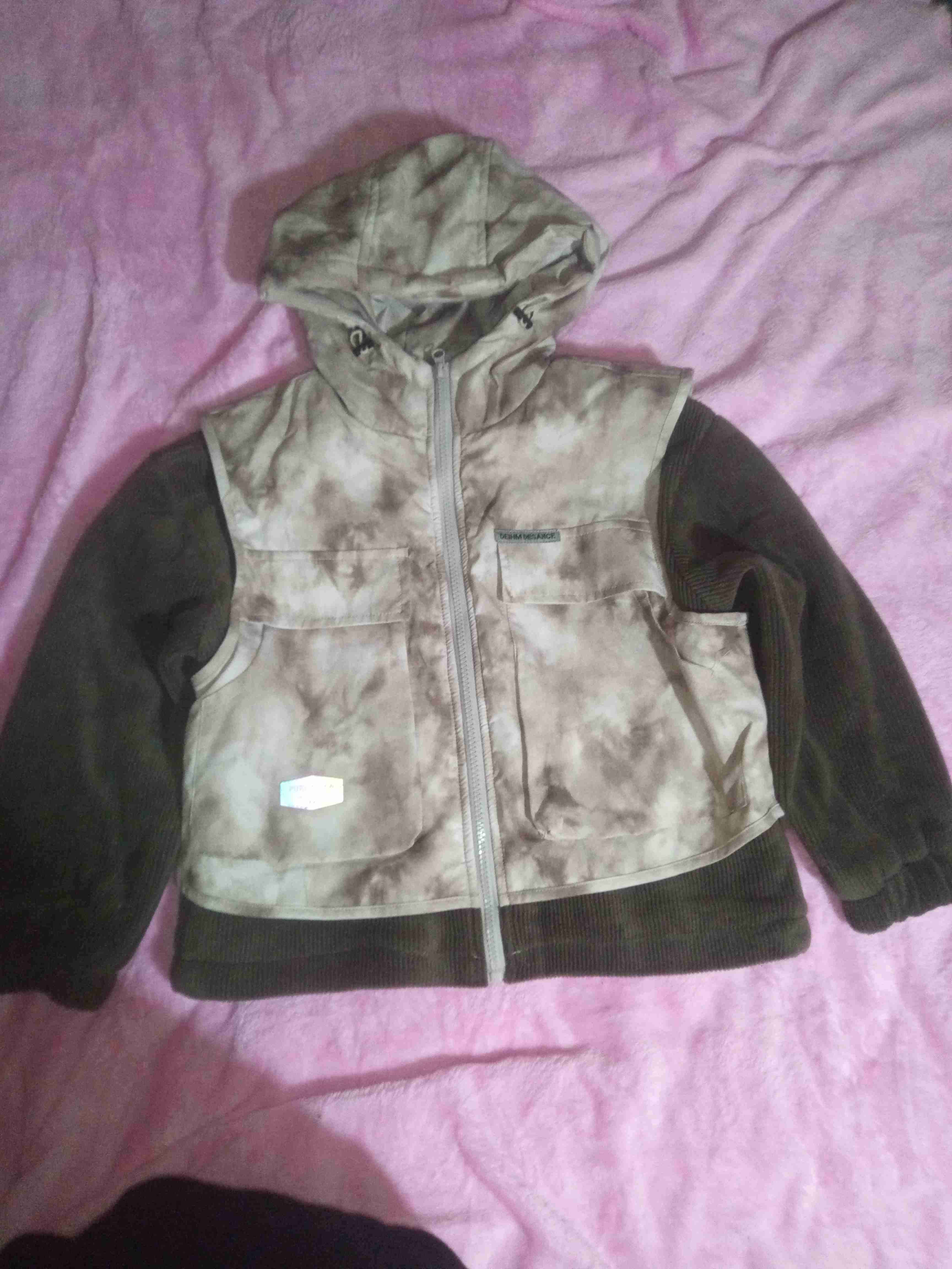 Chaqueta con capucha para niños