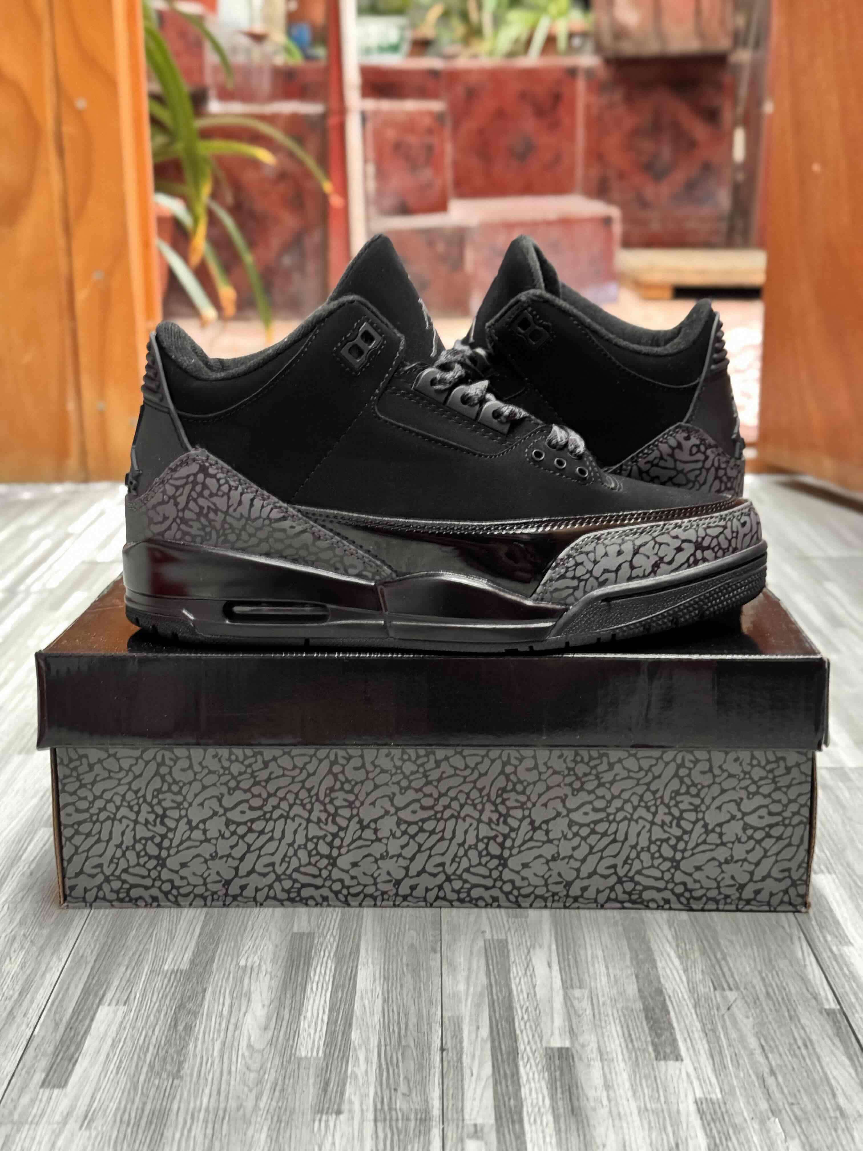 Jordan 4 (38) - miniatura 1