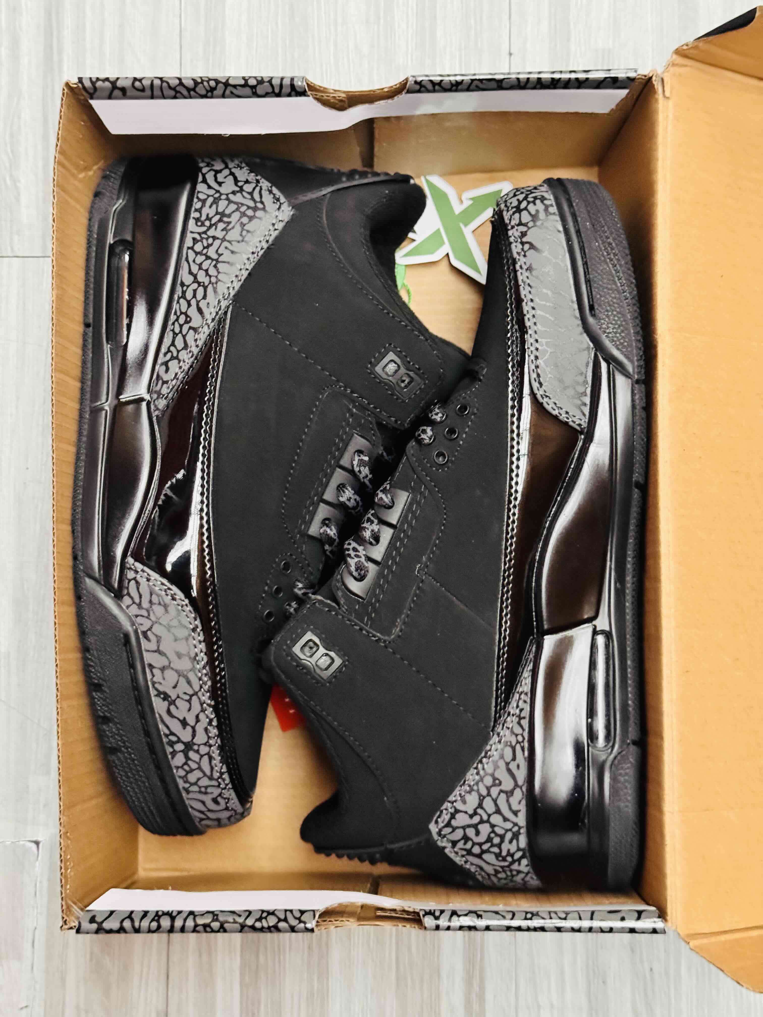 Jordan 4 (38) - miniatura 2