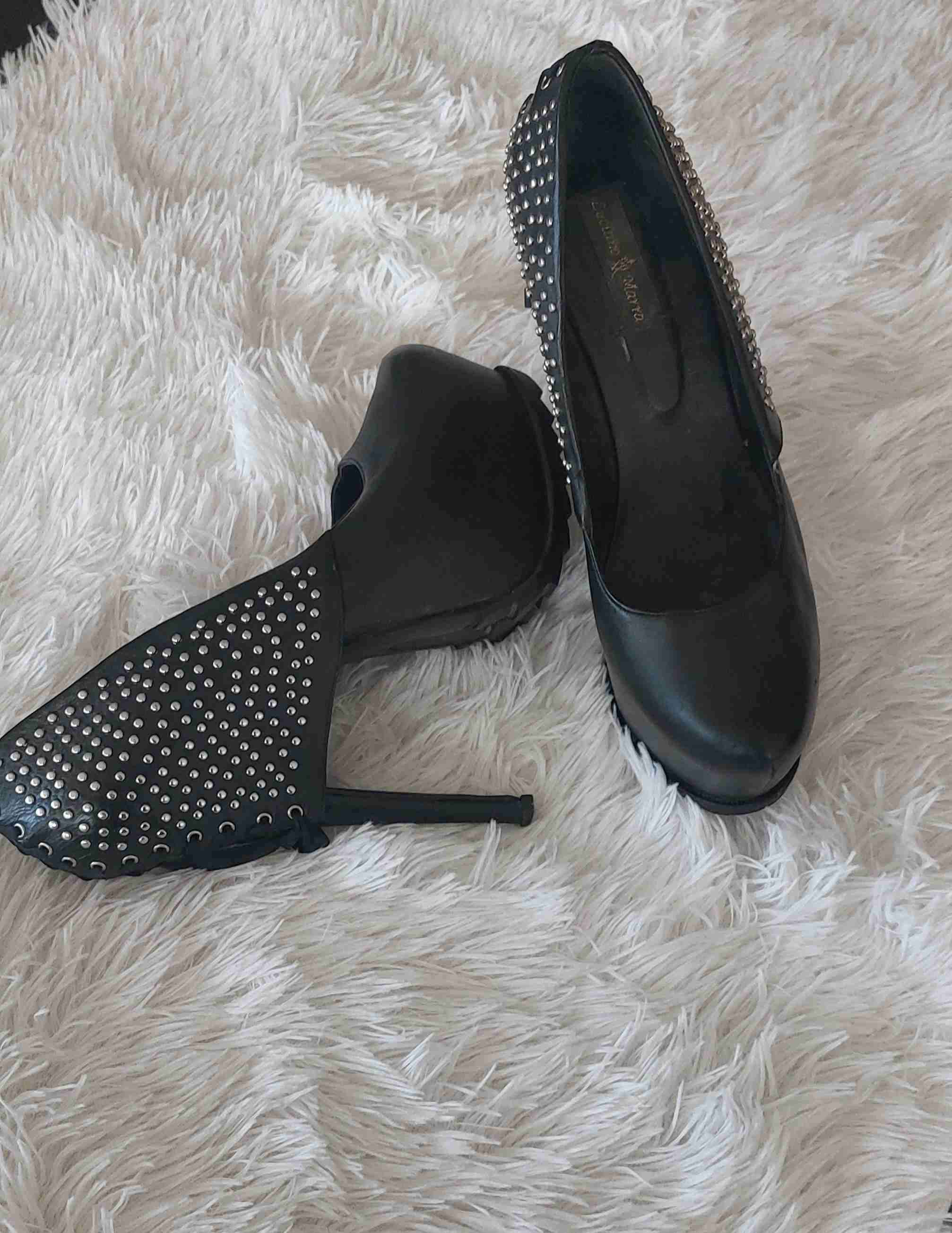 Zapatos de taco alto negros con tachas - miniatura 1