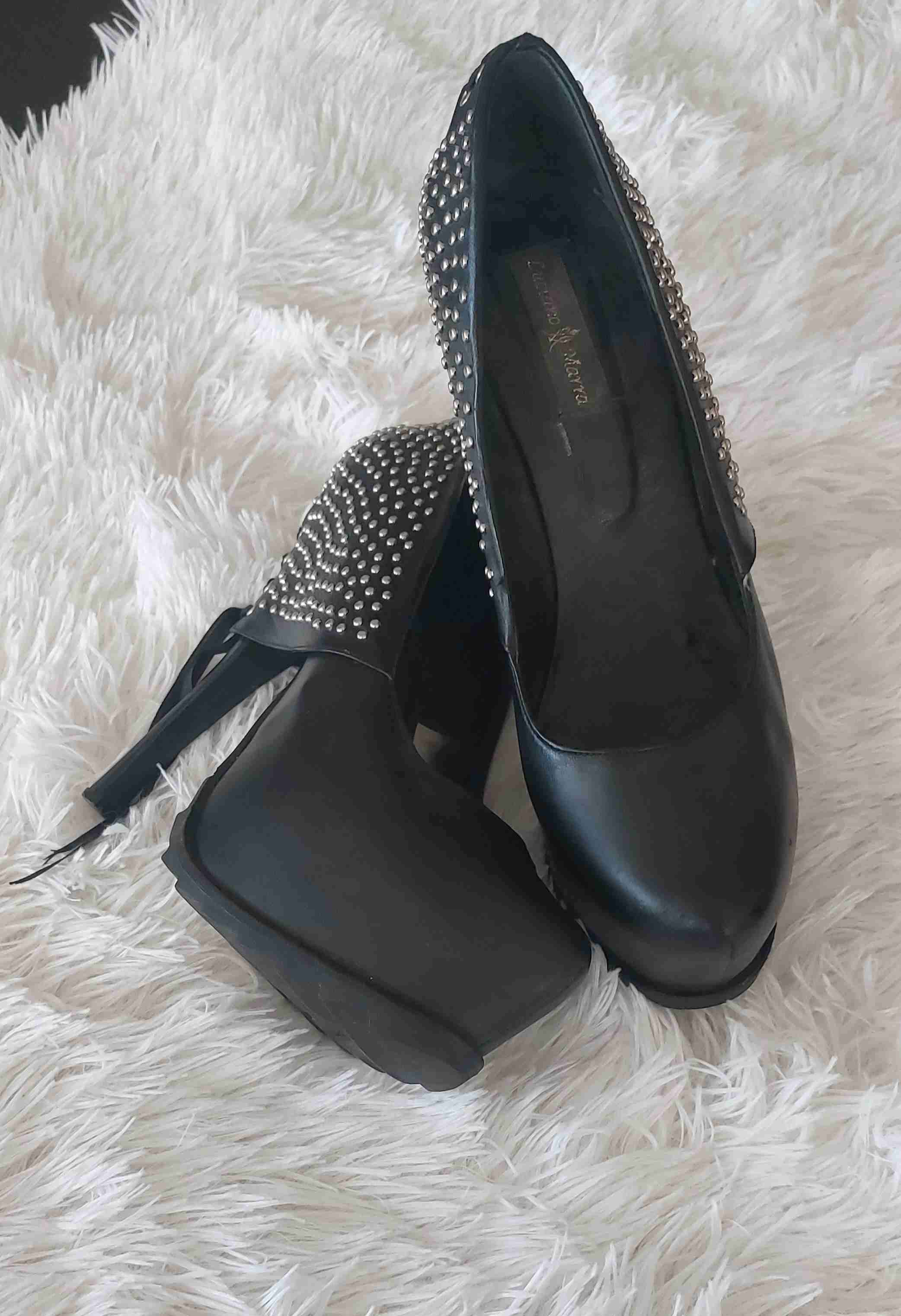 Zapatos de taco alto negros con tachas - miniatura 2