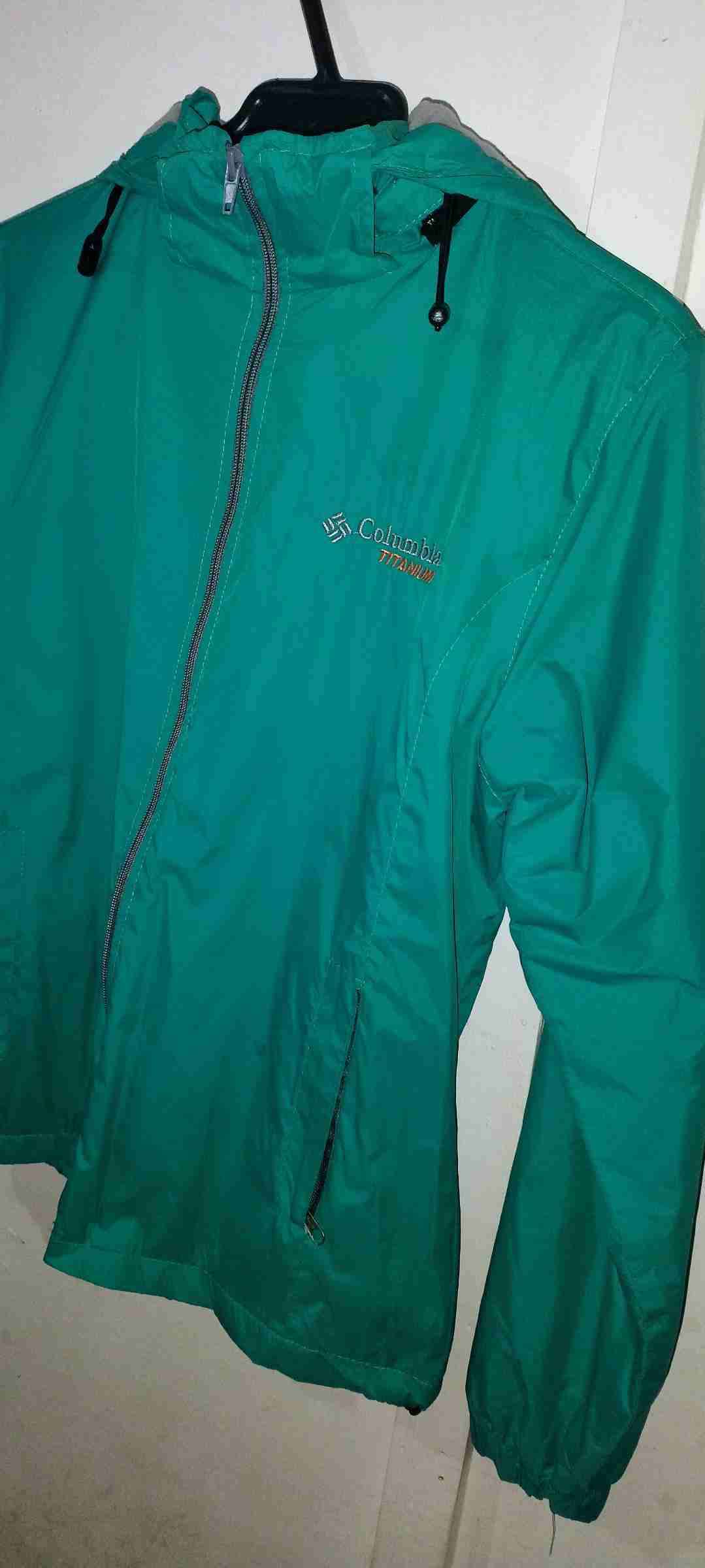 Chaqueta cortaviento forrada Columbia con capucha - miniatura 2