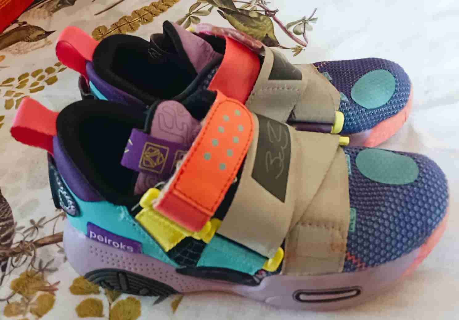 Zapatillas coloridas deportivas - miniatura 1