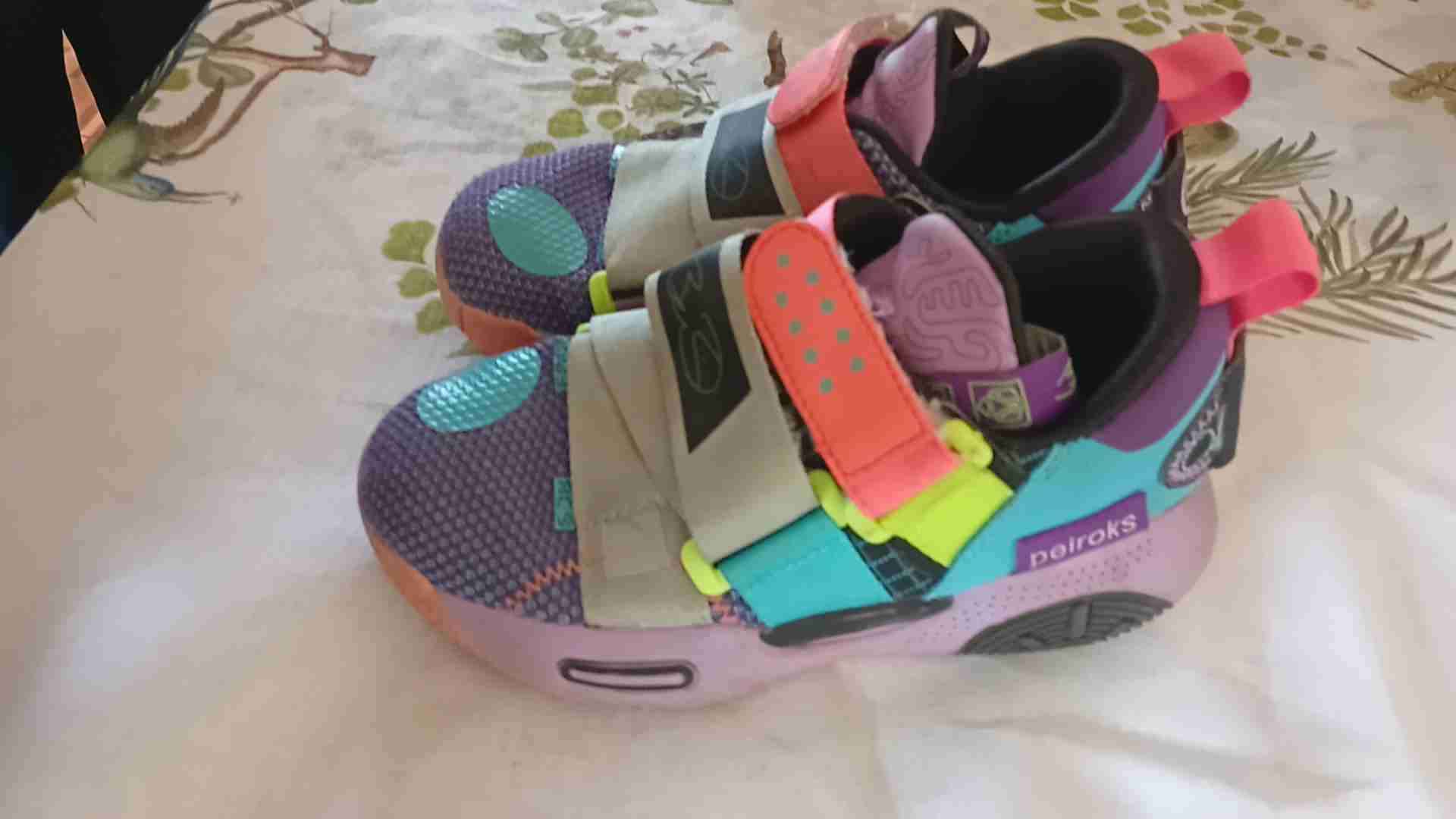 Zapatillas coloridas deportivas - miniatura 2