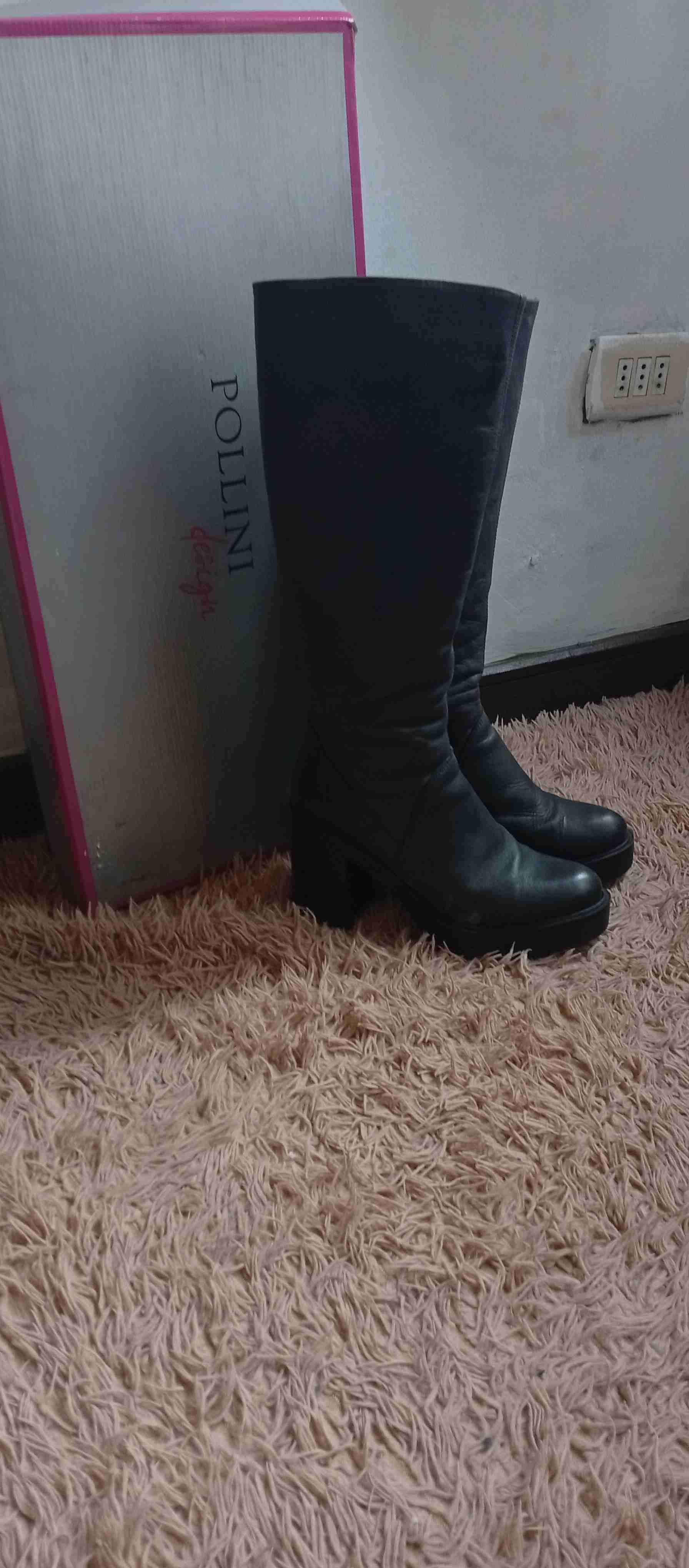 Botas negras de cuero Pollini