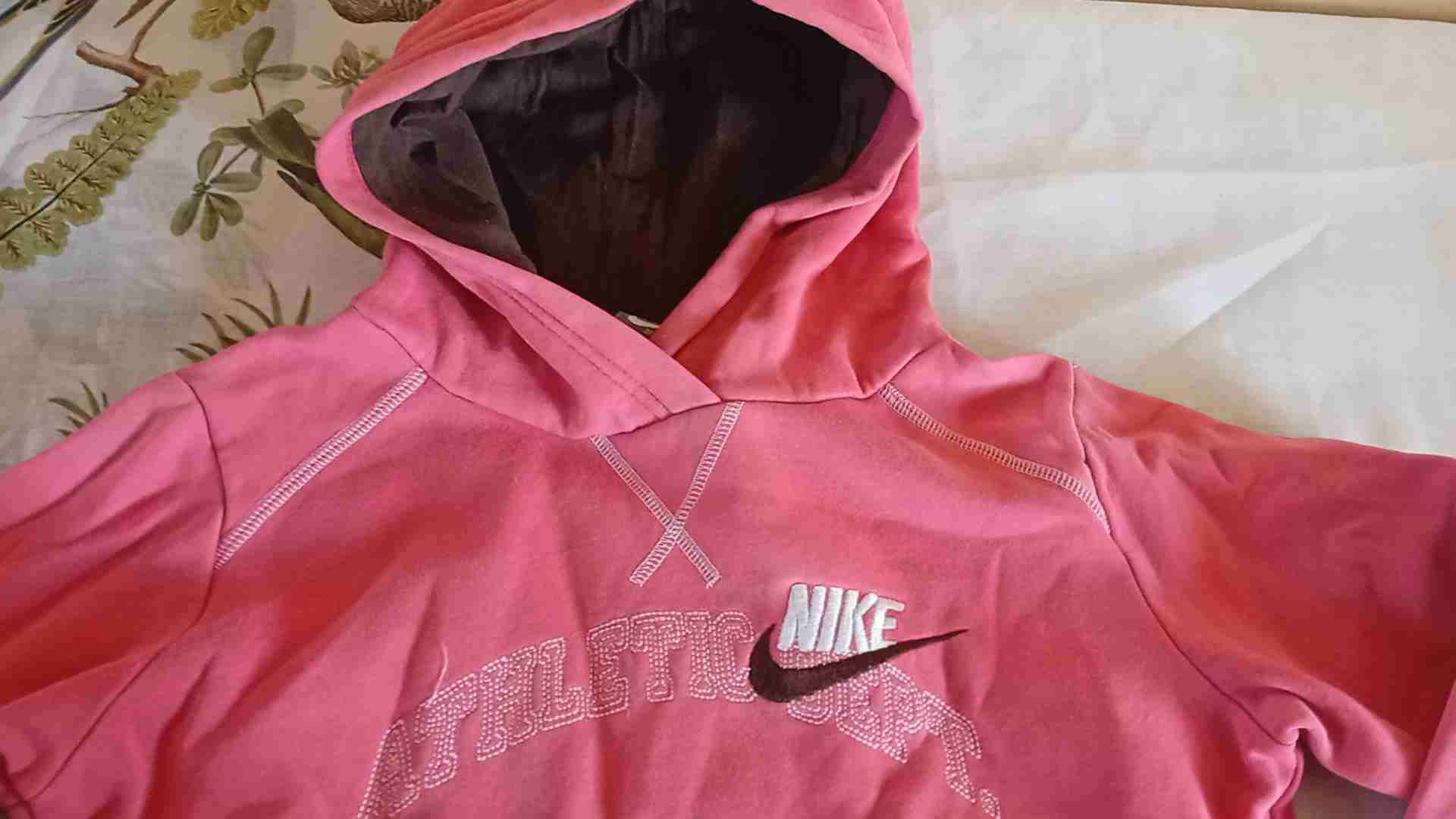Polerón rosado con capucha Nike - miniatura 2