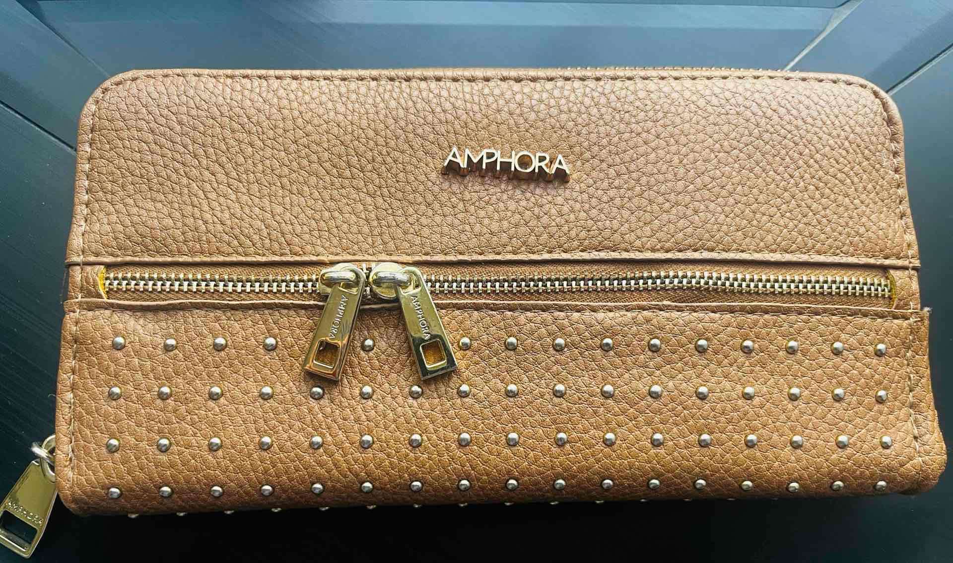 Billetera café Amphora con tachas - miniatura 1