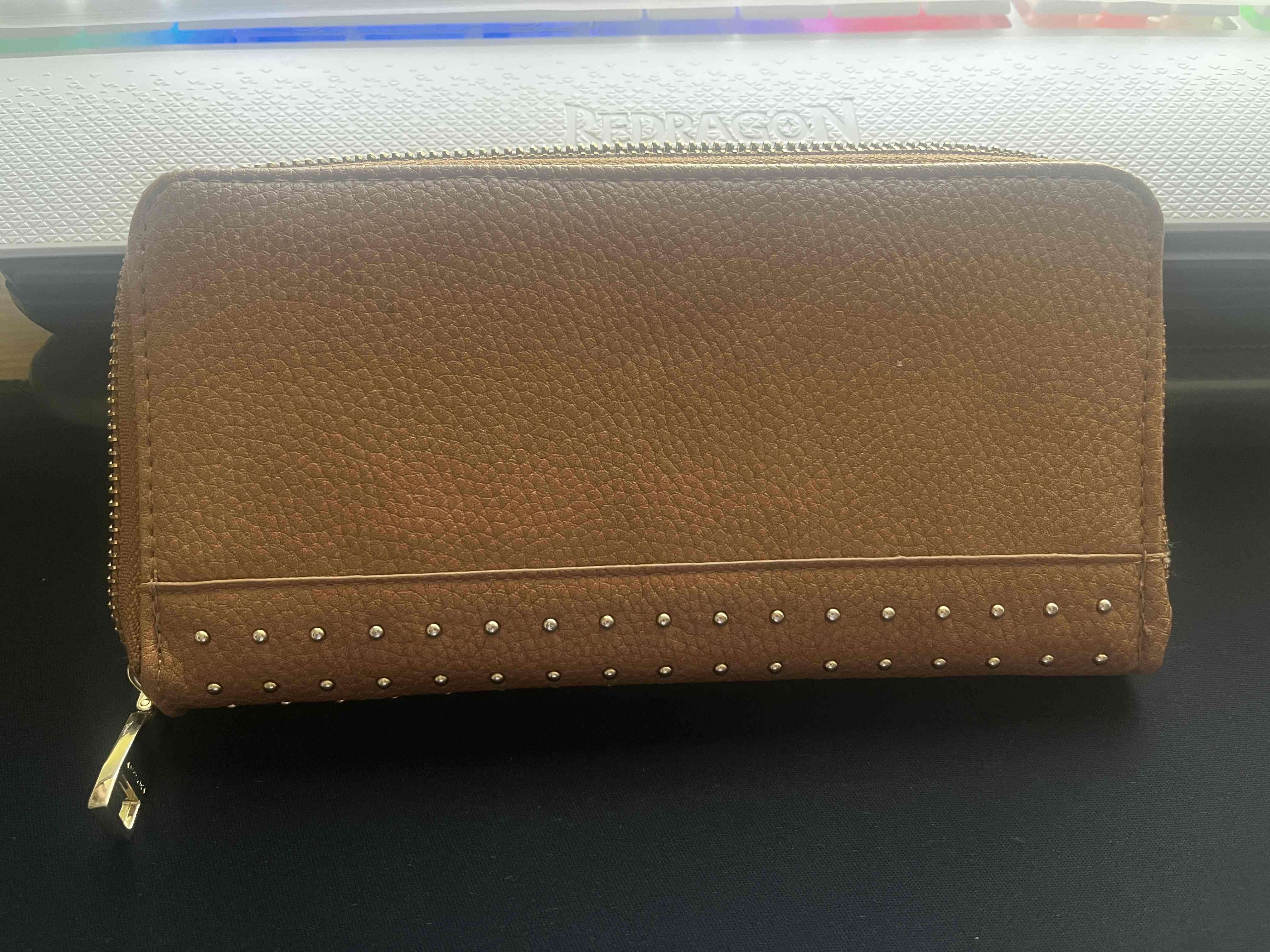 Billetera café Amphora con tachas - miniatura 2