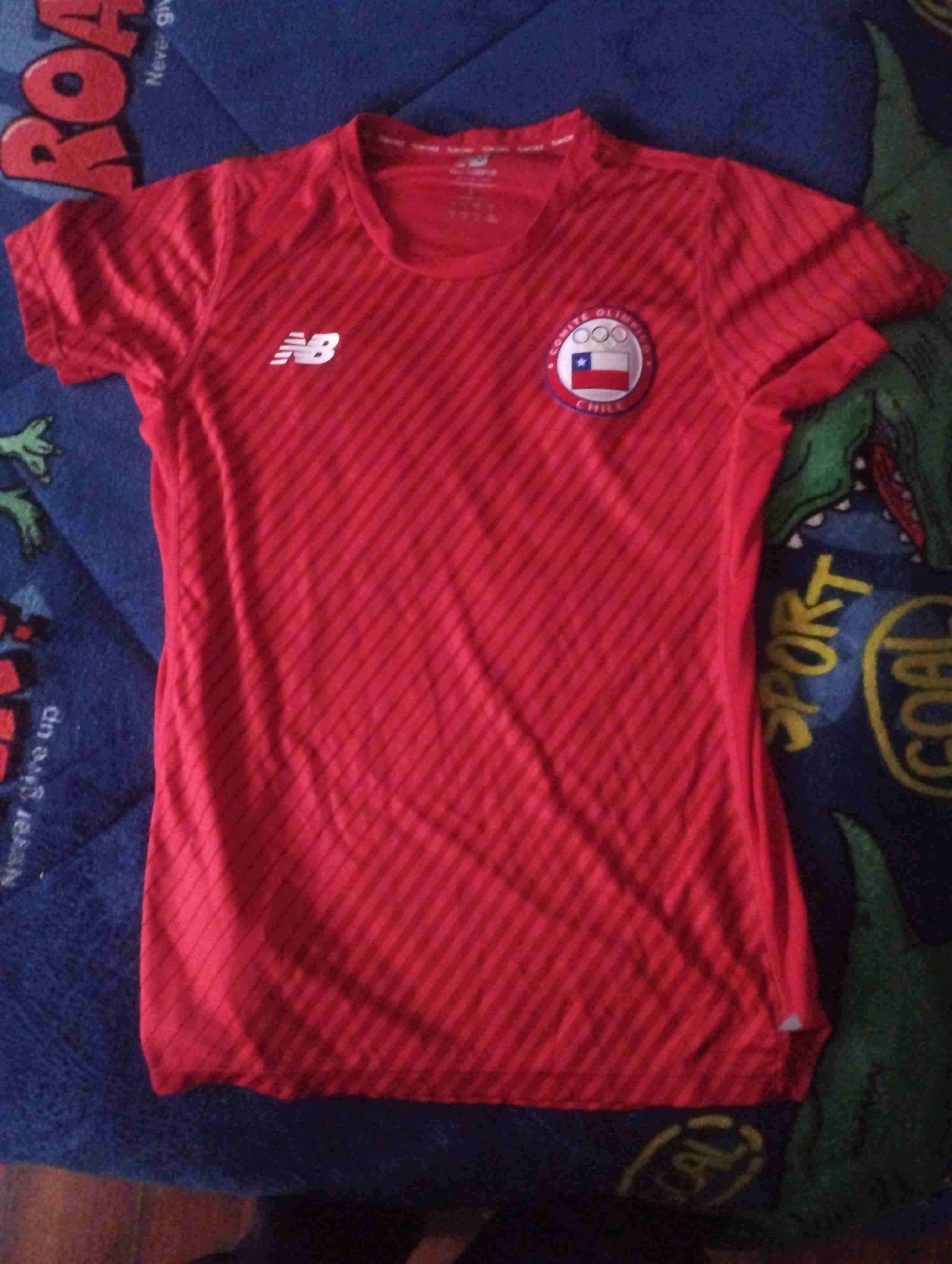 Polera roja con logo olímpico talla L mujer - miniatura 1
