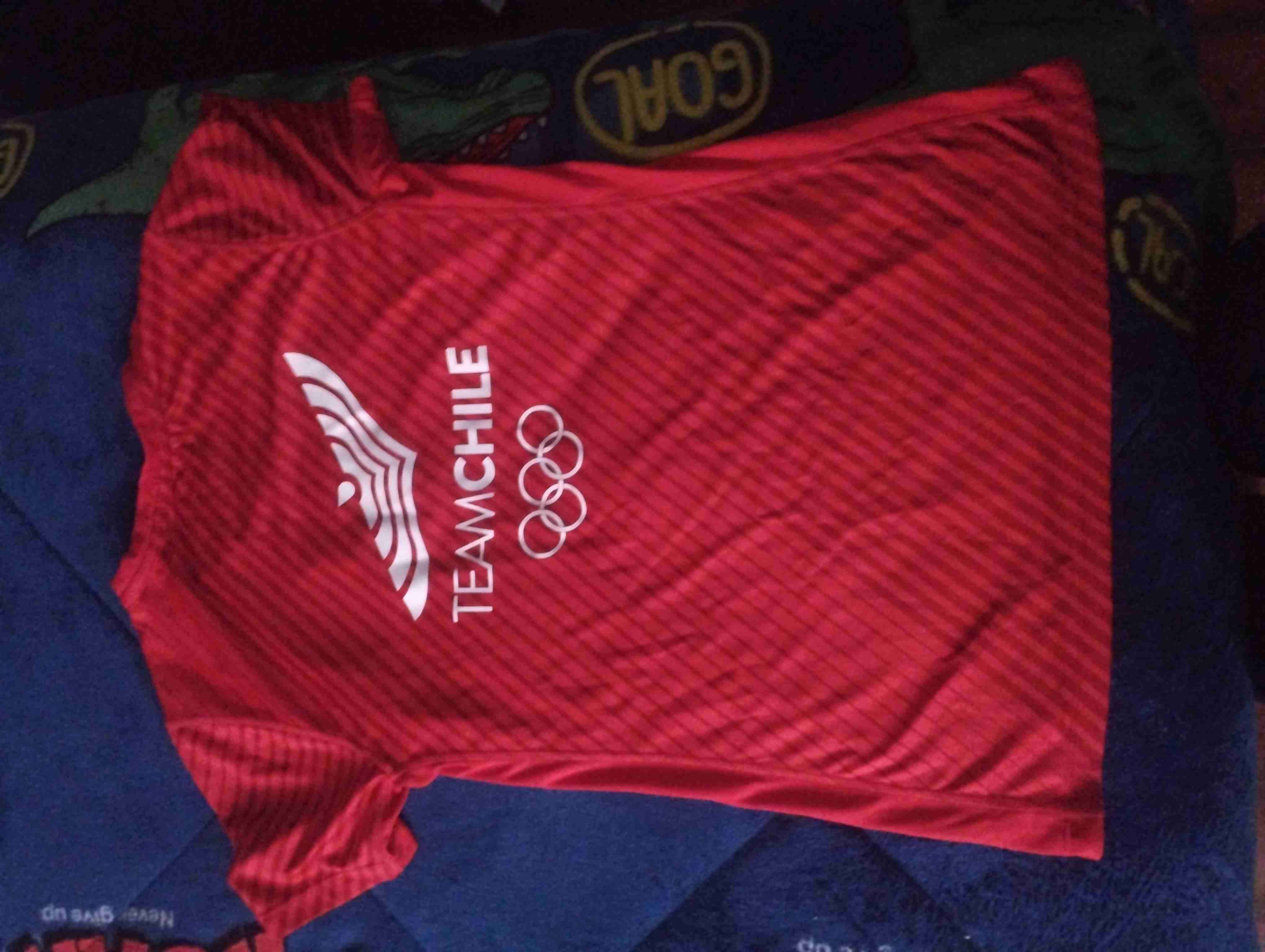 Polera roja con logo olímpico talla L mujer - miniatura 2