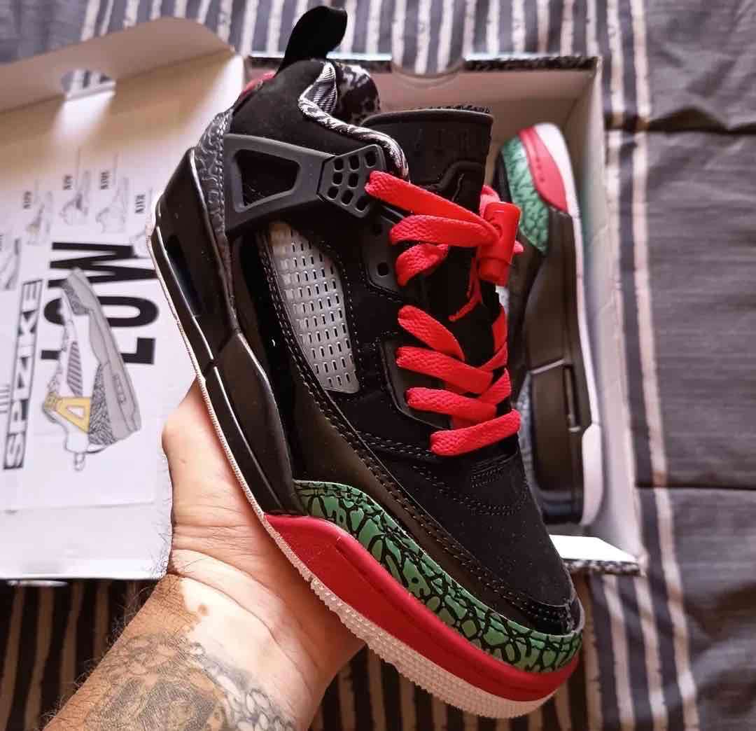 Jordan Spike Low (36)