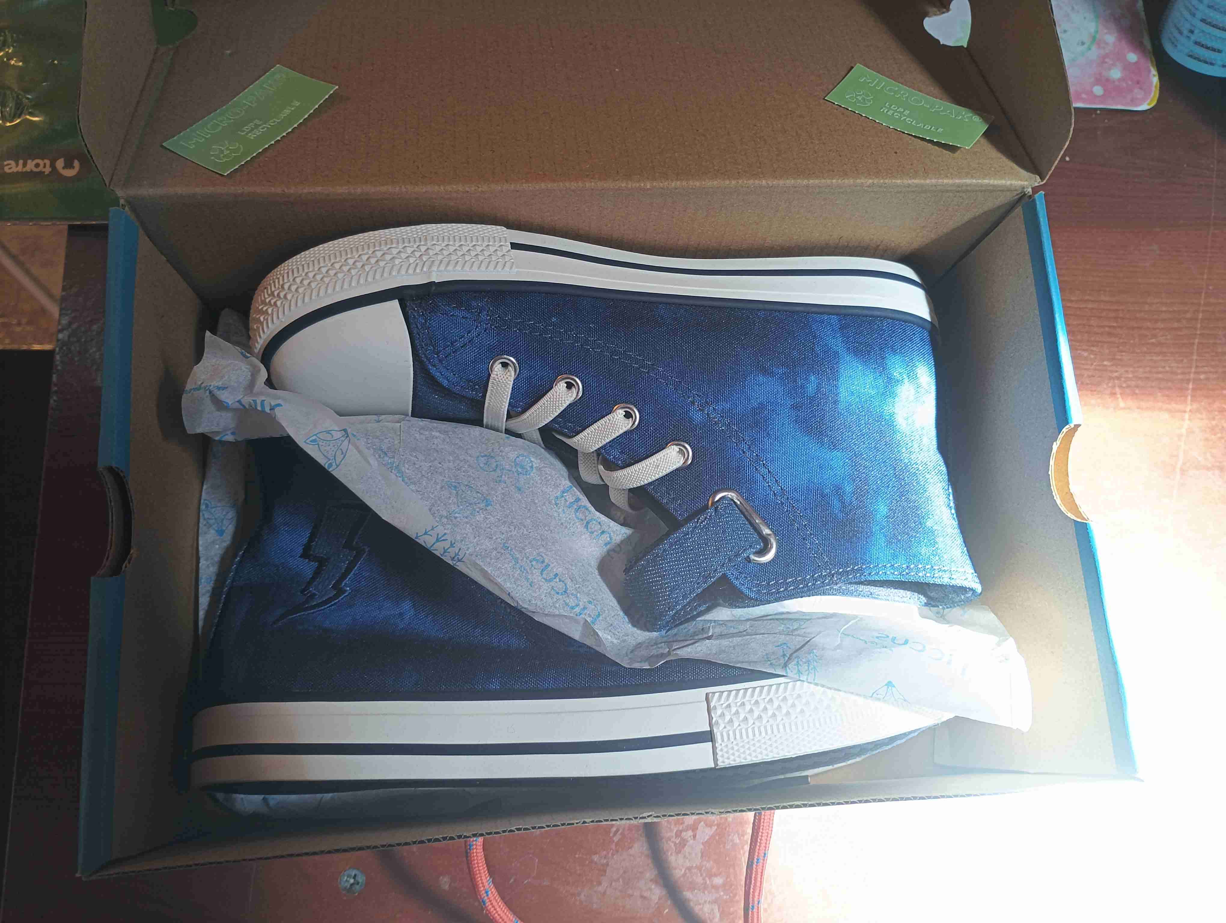 Zapatillas azules estilo casual - miniatura 1