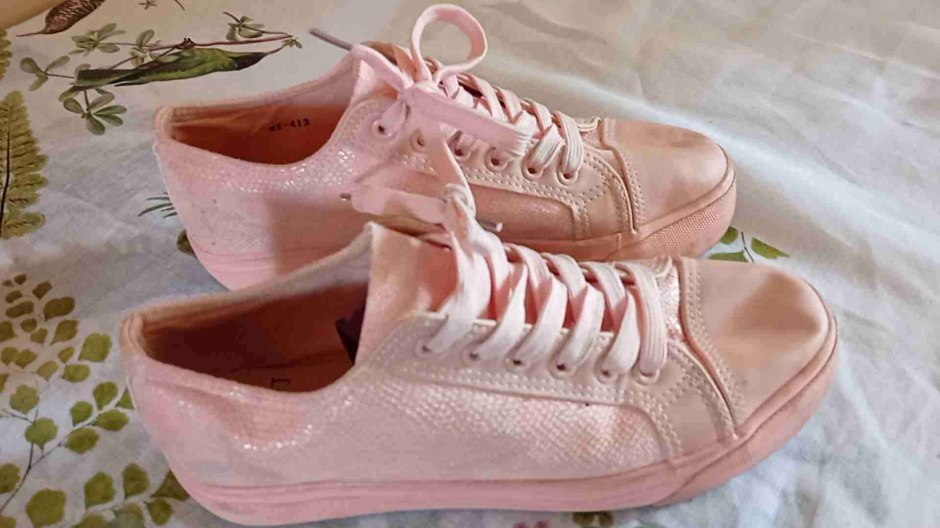Zapatillas rosadas casuales - miniatura 3