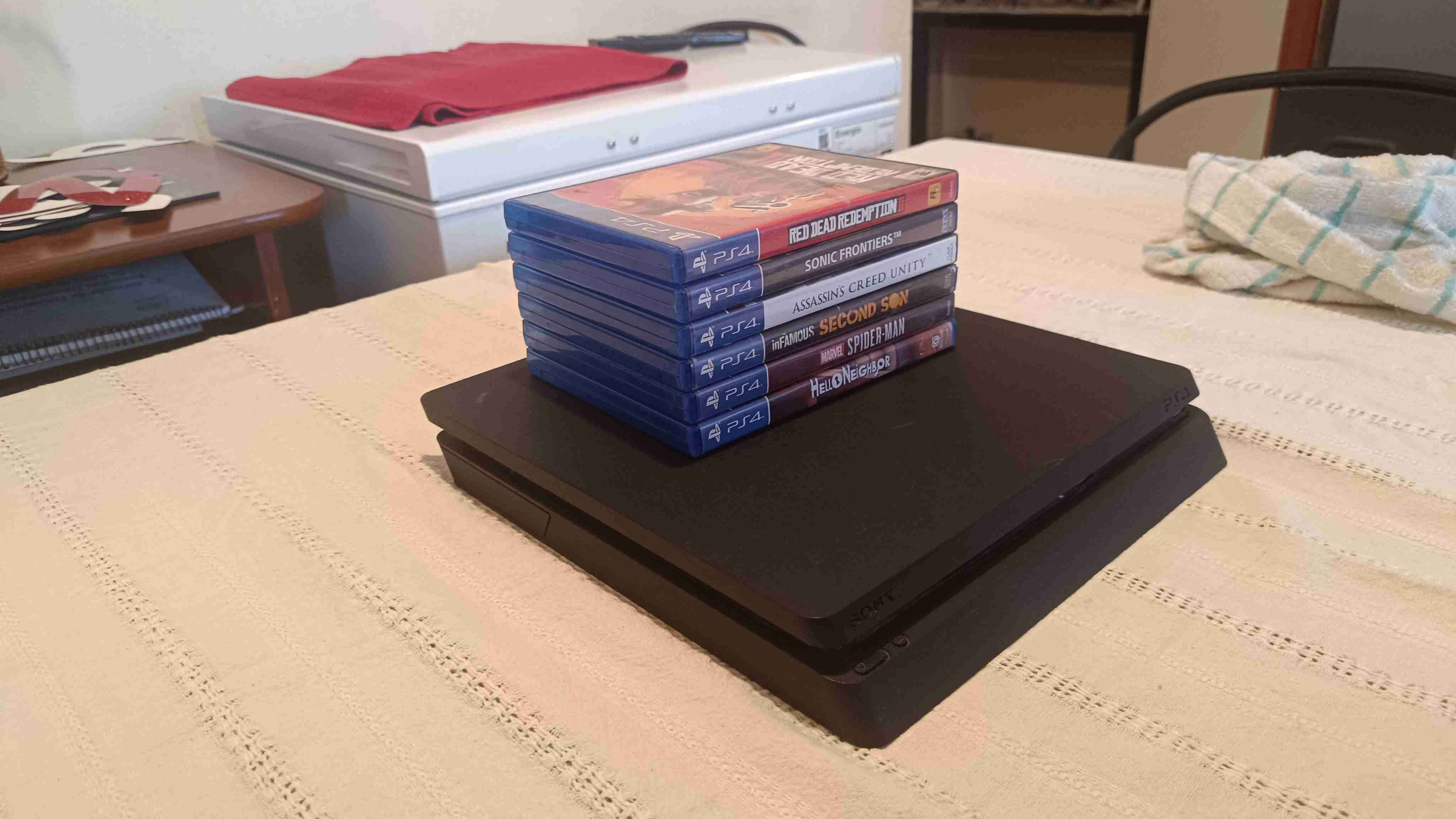 Consola PS4 con 6 juegos - miniatura 1