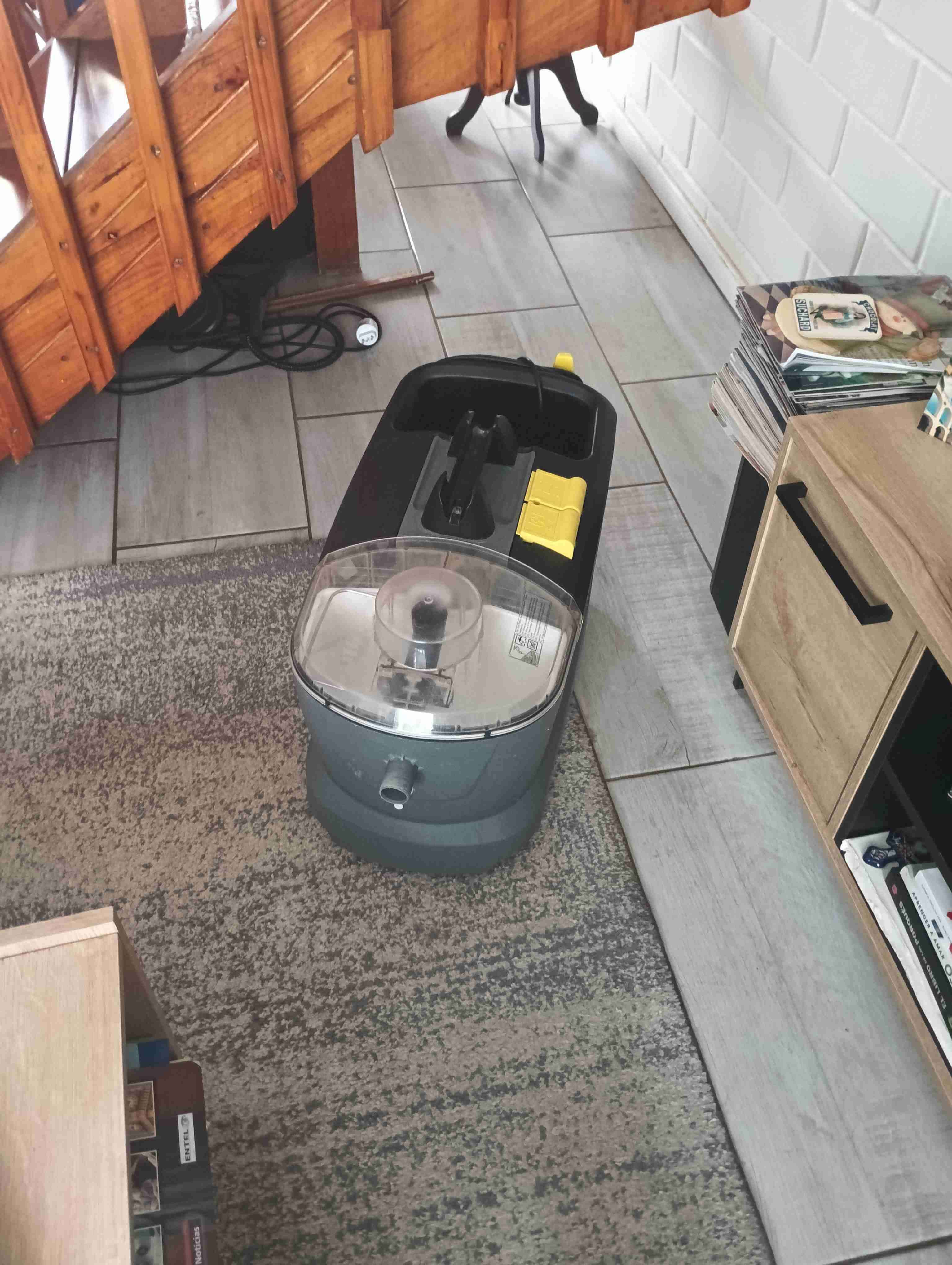 Aspiradora industrial Karcher - miniatura 1