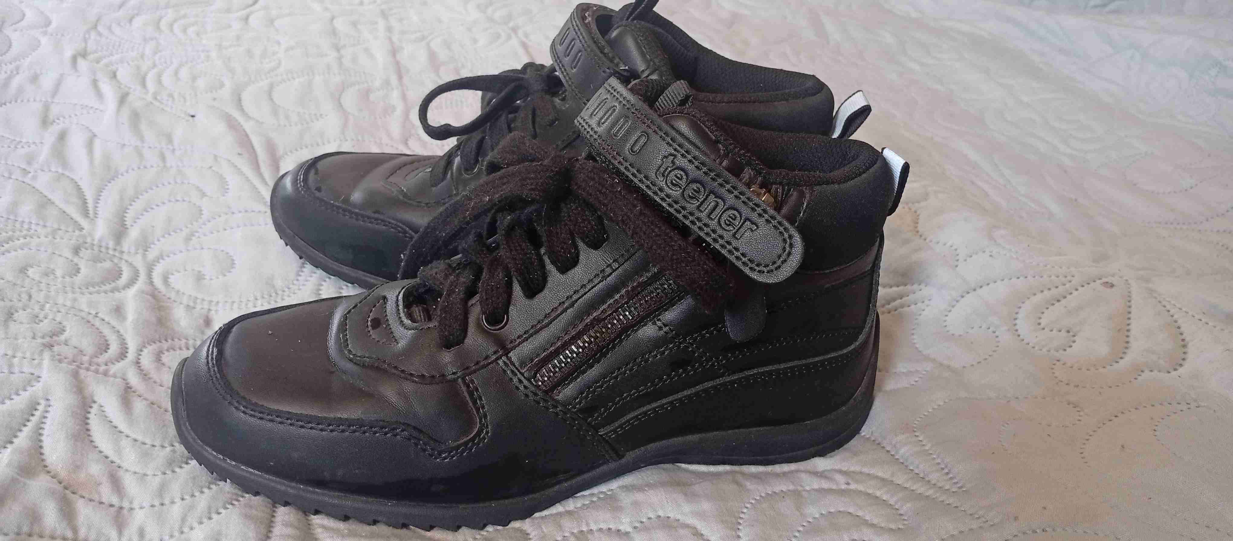 Botas negras para niños - miniatura 2