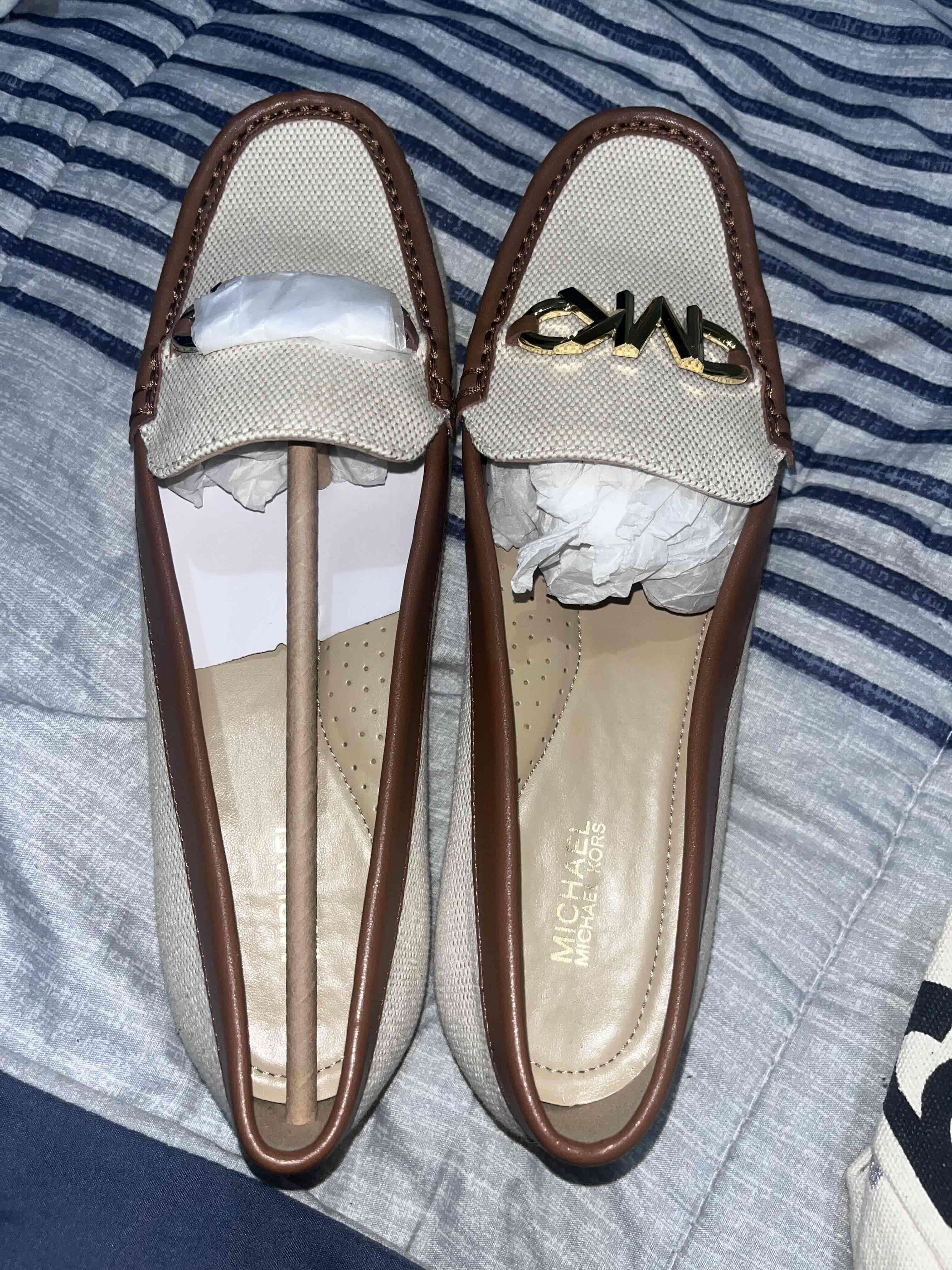 Mocasines beige con detalle dorado MK - miniatura 2