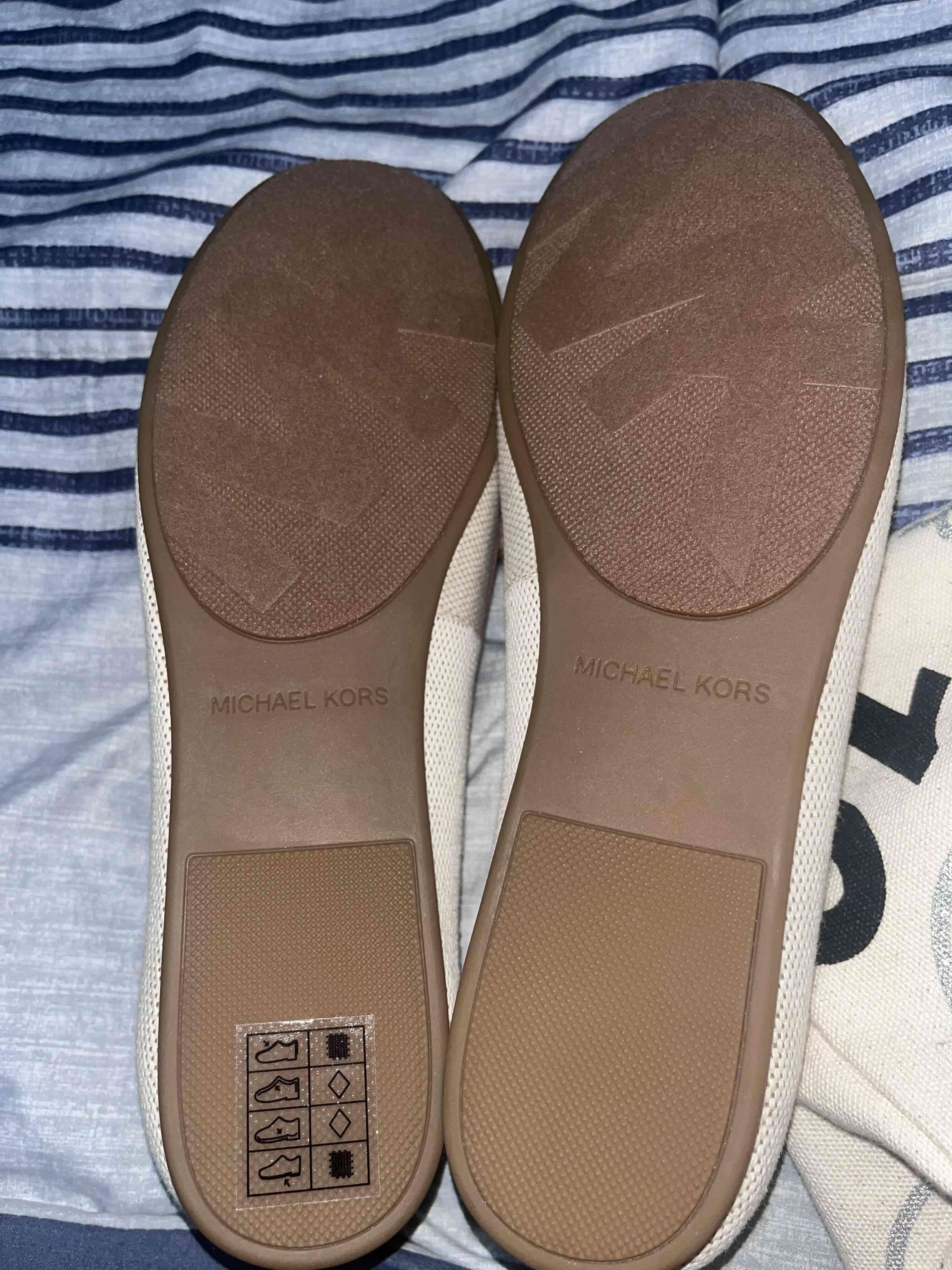 Mocasines beige con detalle dorado MK - miniatura 3