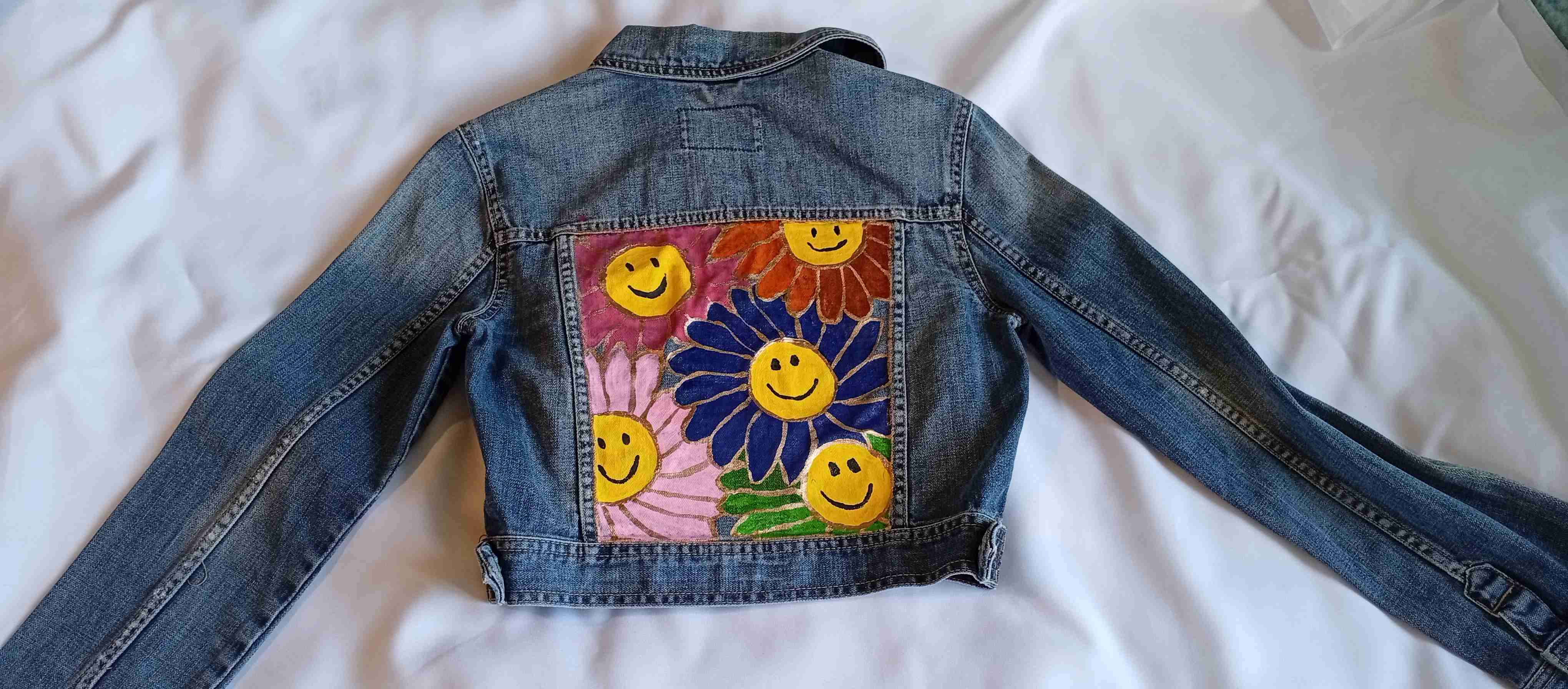 Chaqueta de mezclilla juvenil intervenida a mano - miniatura 2