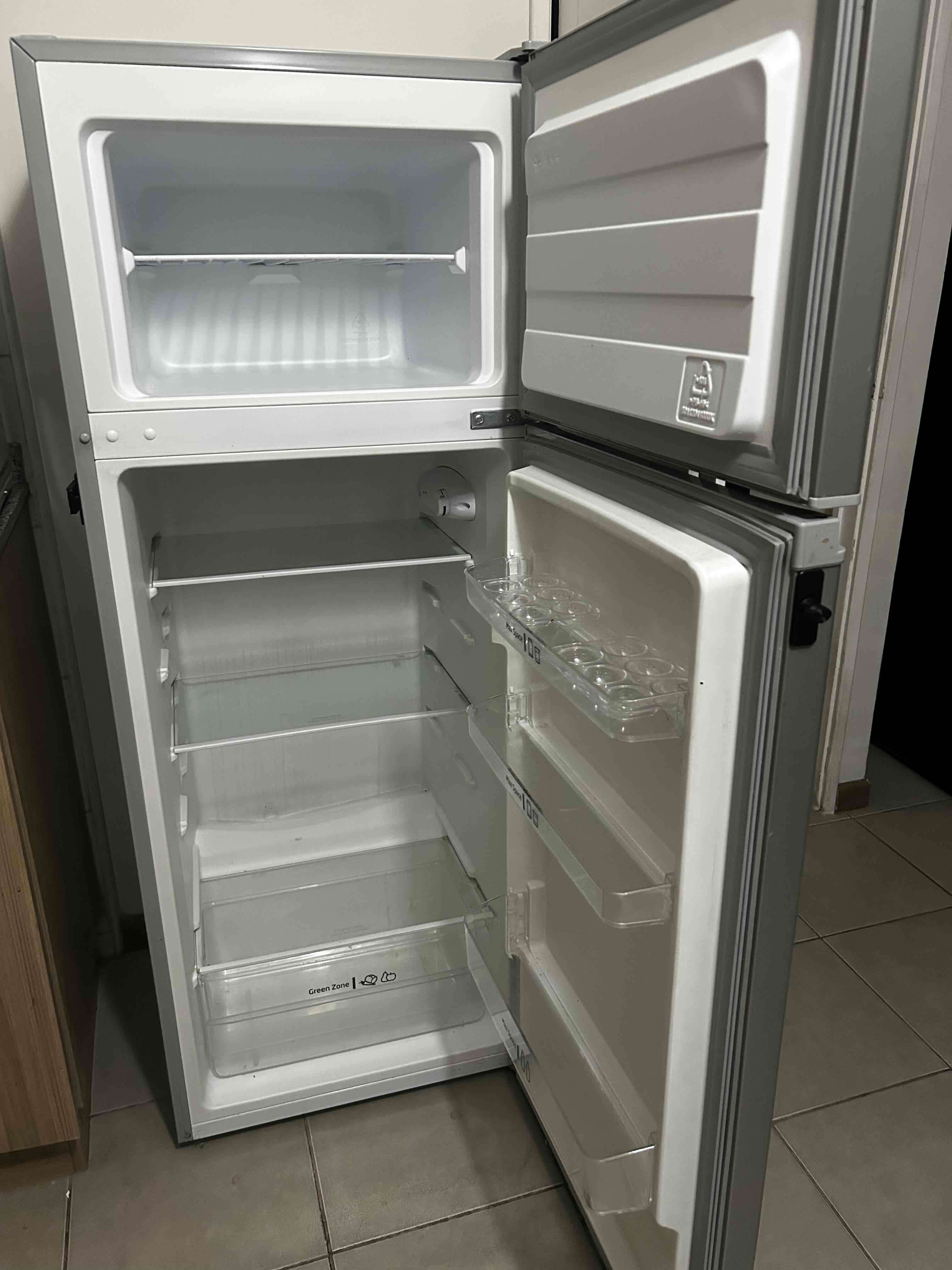 Refrigerador Midea plateado doble puerta - miniatura 4