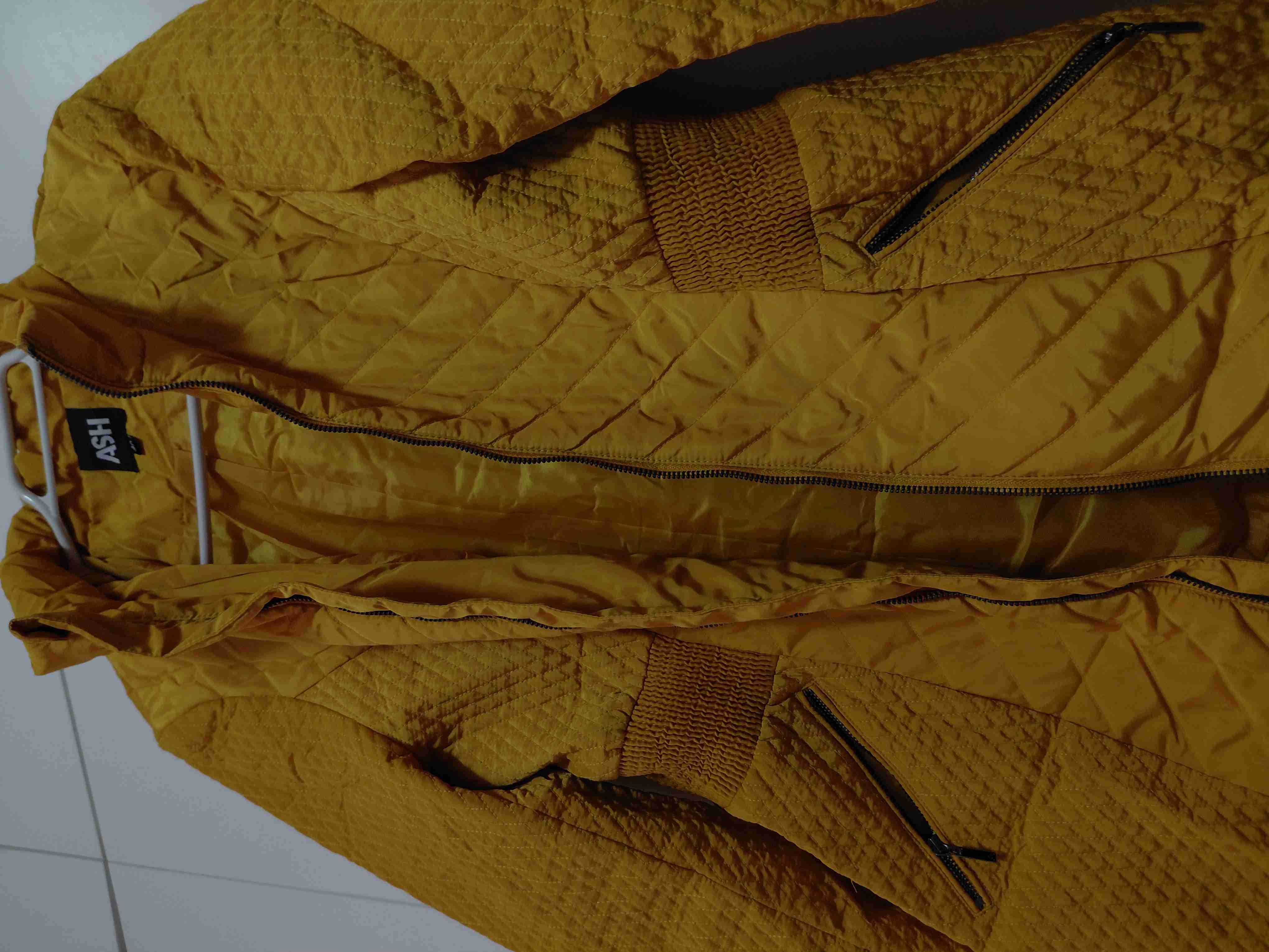 Casaca Mostaza Ash Talla 40 con Ajuste en Cintura - miniatura 3