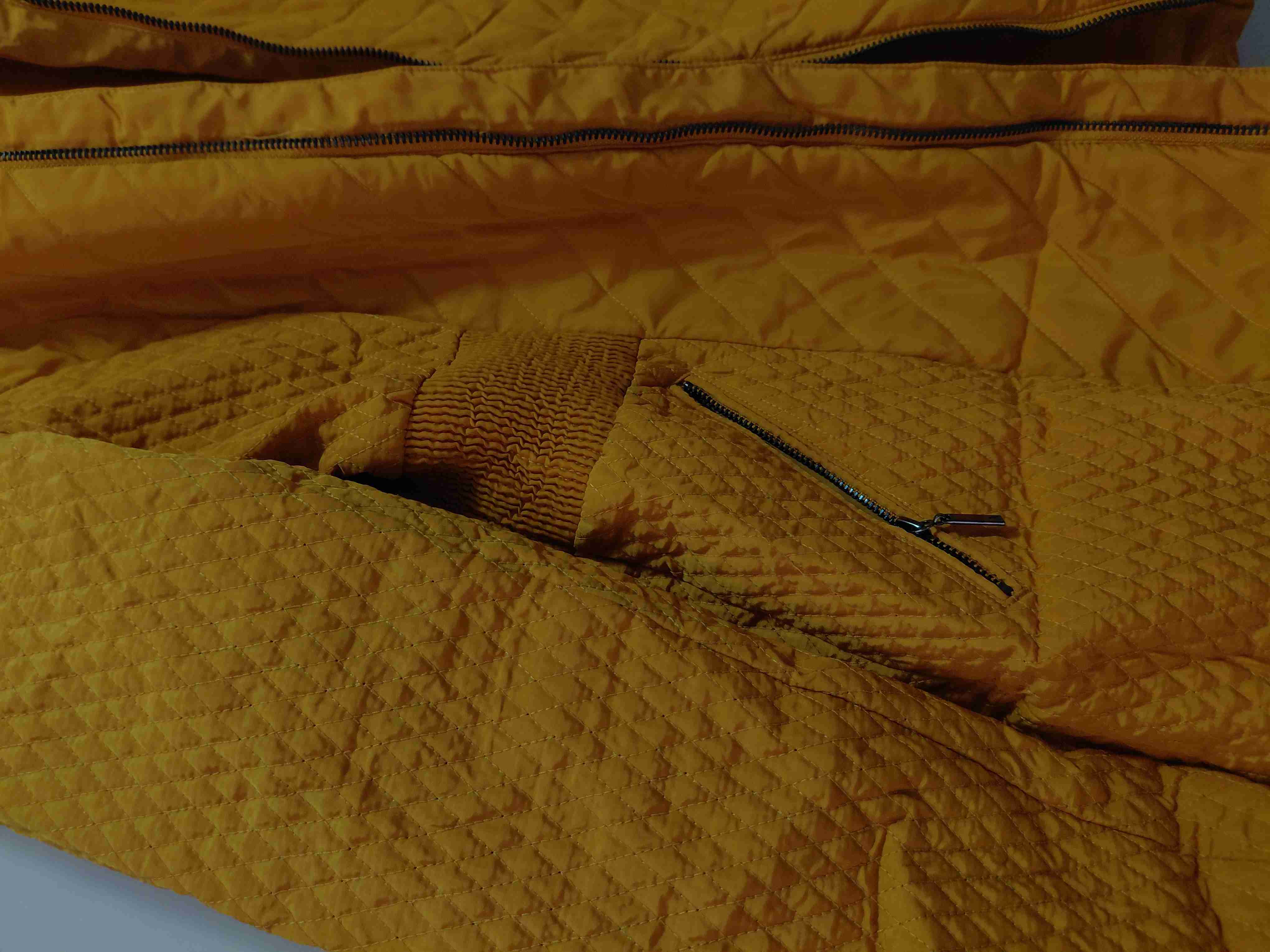 Casaca Mostaza Ash Talla 40 con Ajuste en Cintura - miniatura 4