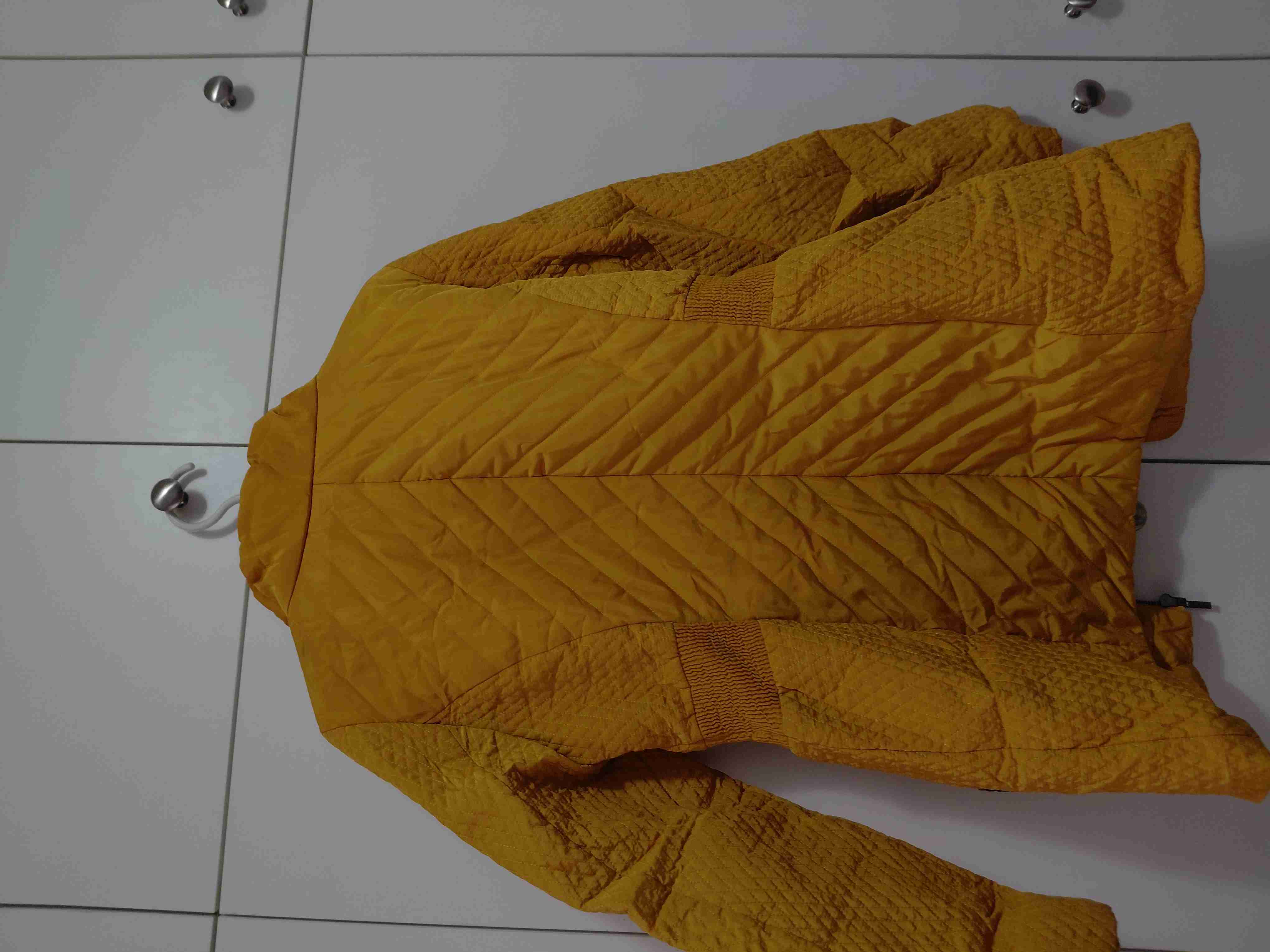 Casaca Mostaza Ash Talla 40 con Ajuste en Cintura - miniatura 5