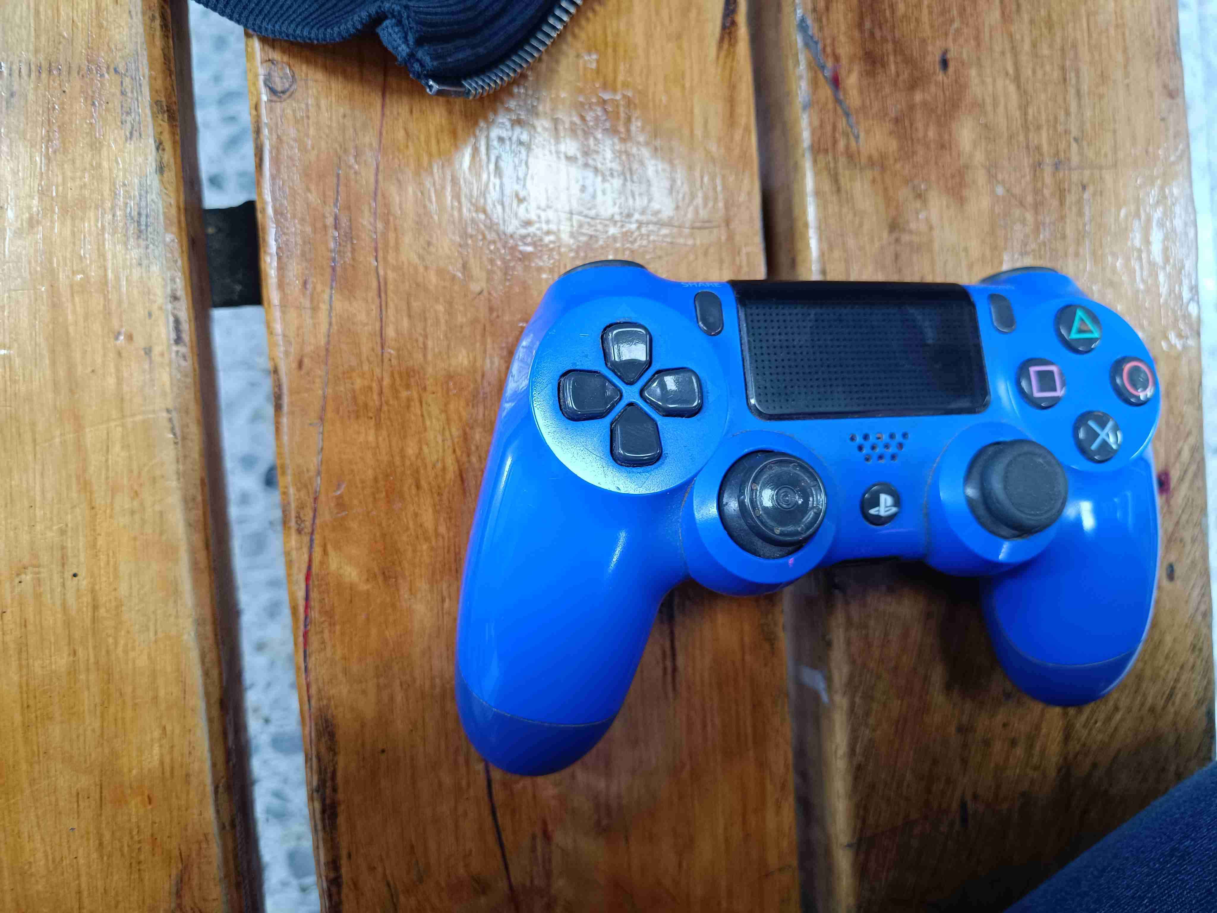Consola PS4 con 6 juegos - miniatura 4