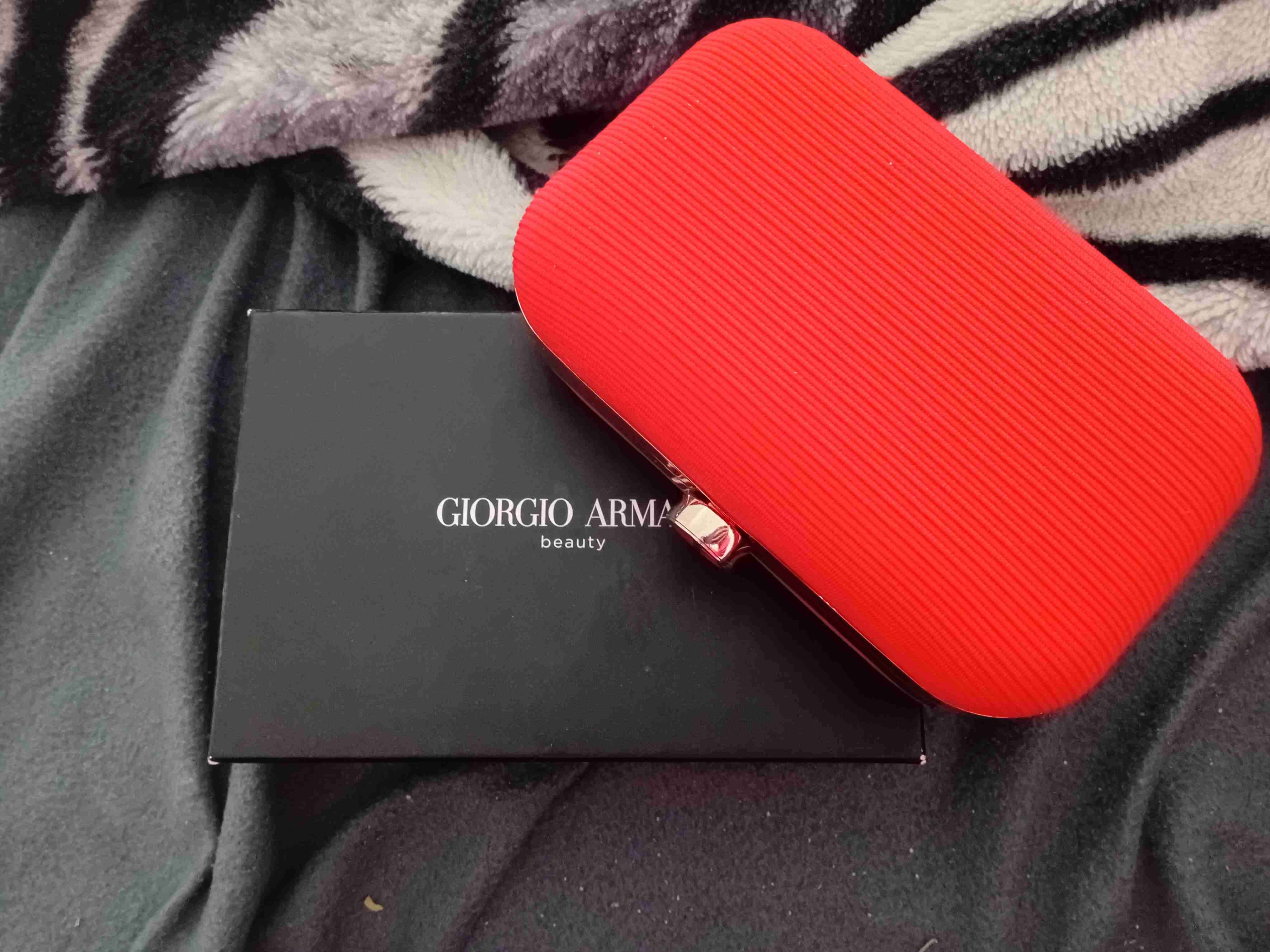 Estuche Giorgio Armani rojo - miniatura 2