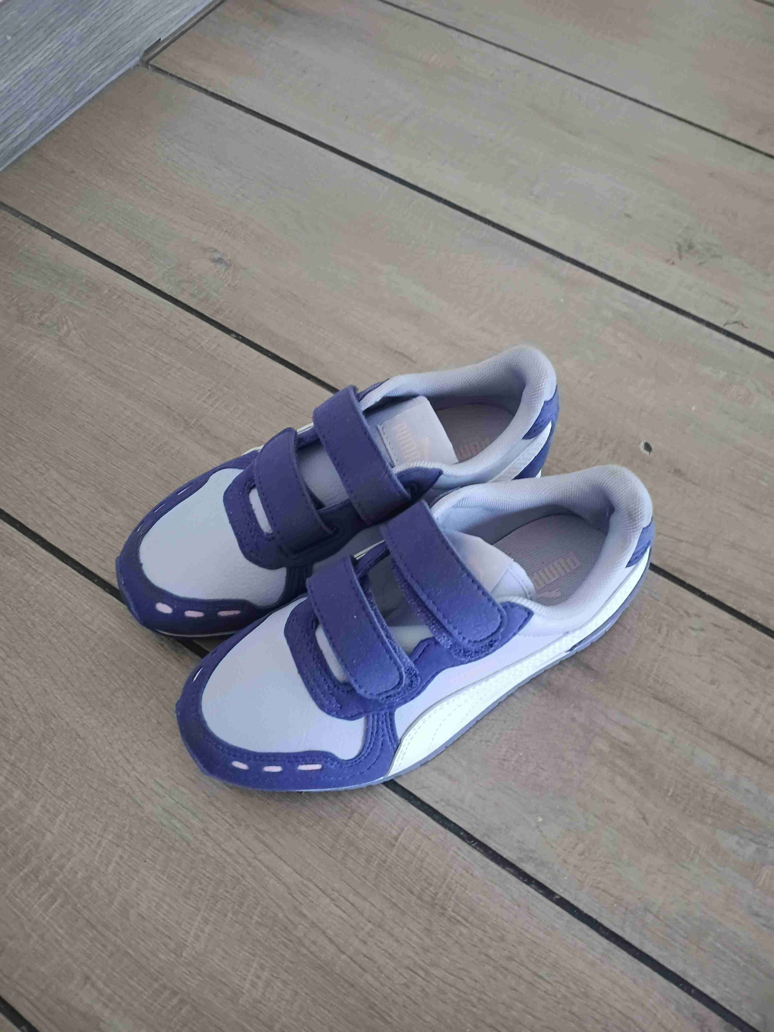 Zapatillas deportivas morado con velcro