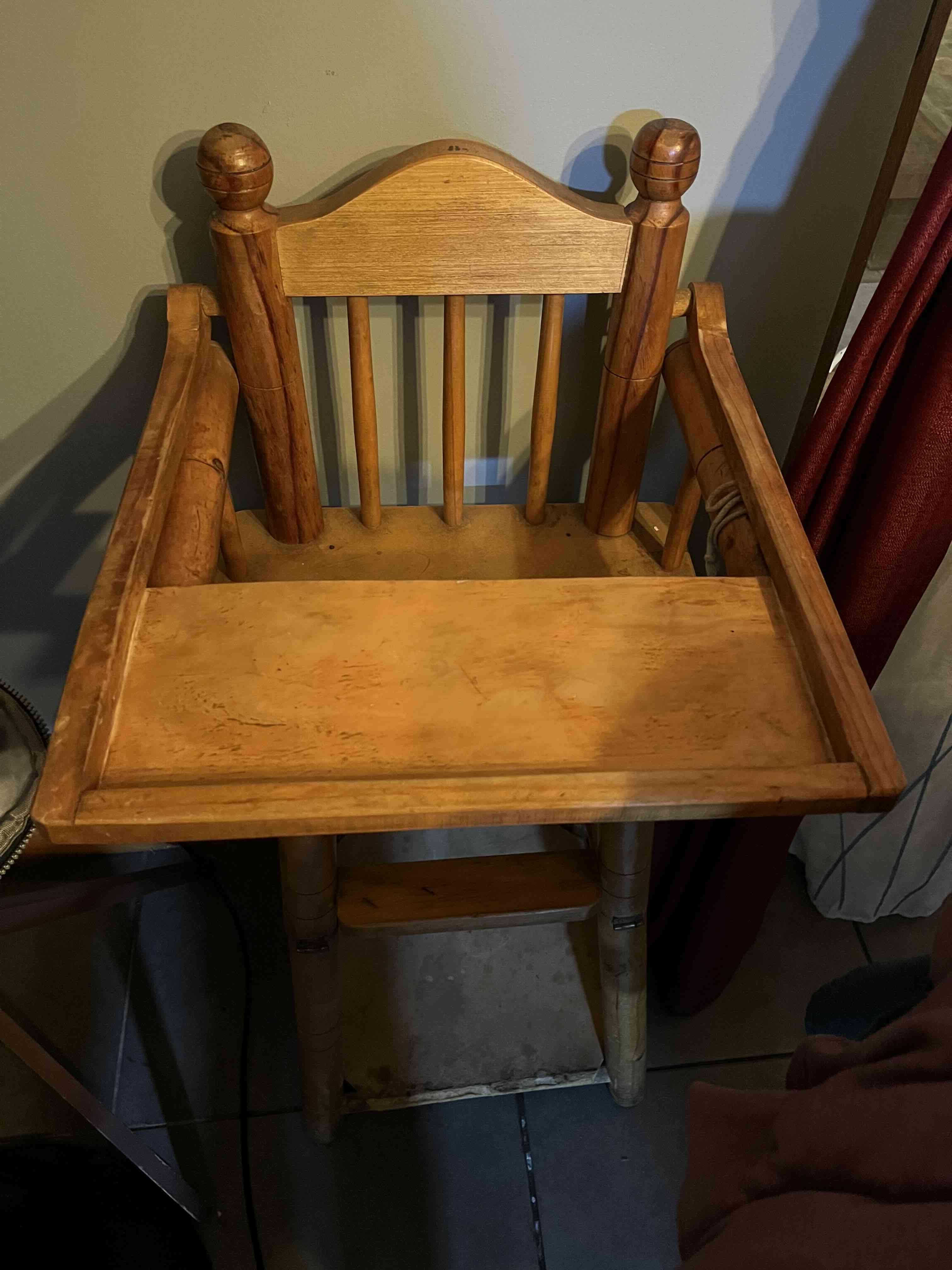 Silla de madera para bebé - miniatura 1