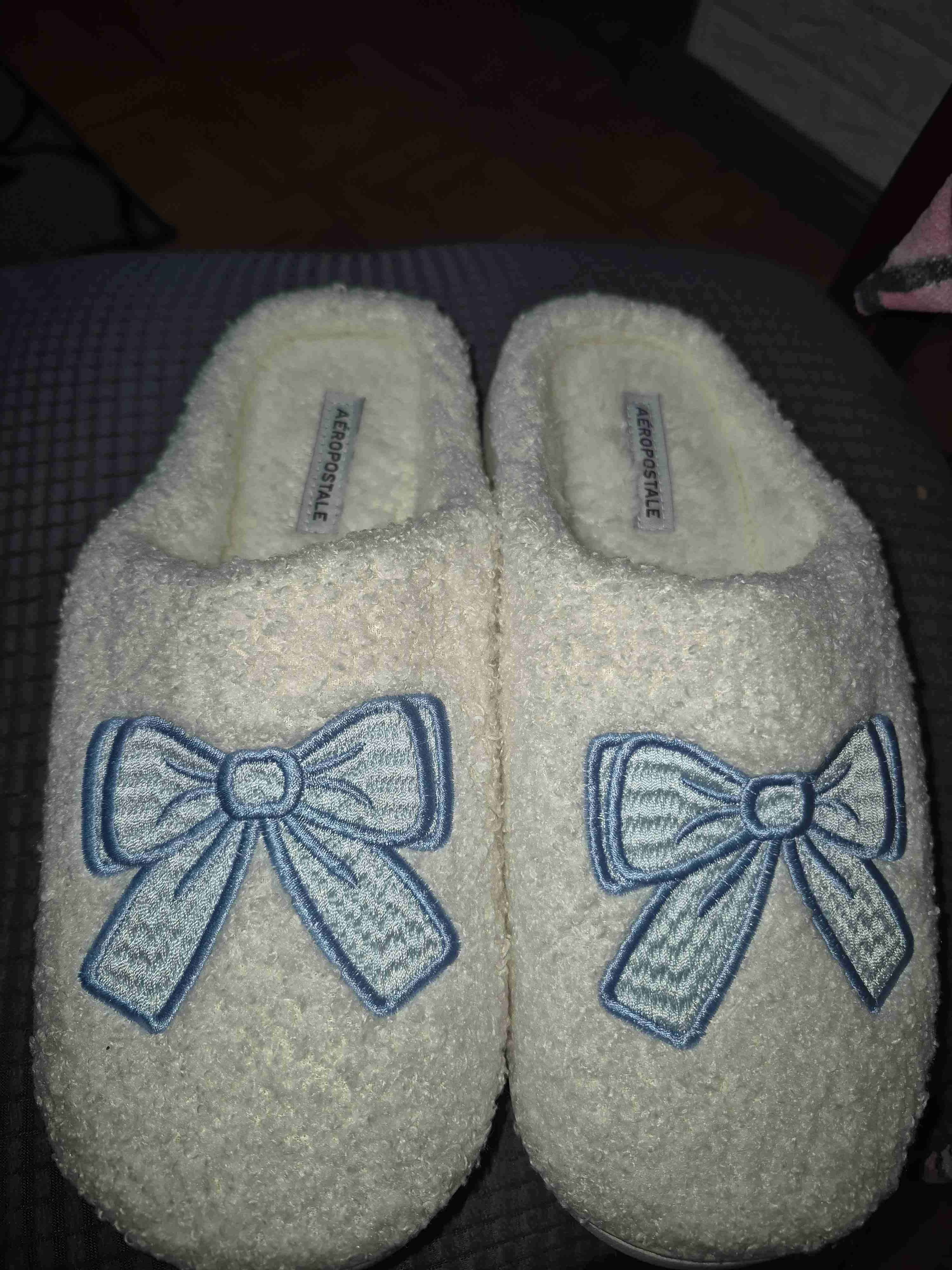 Pantuflas blancas con lazo Aéropostale - miniatura 2