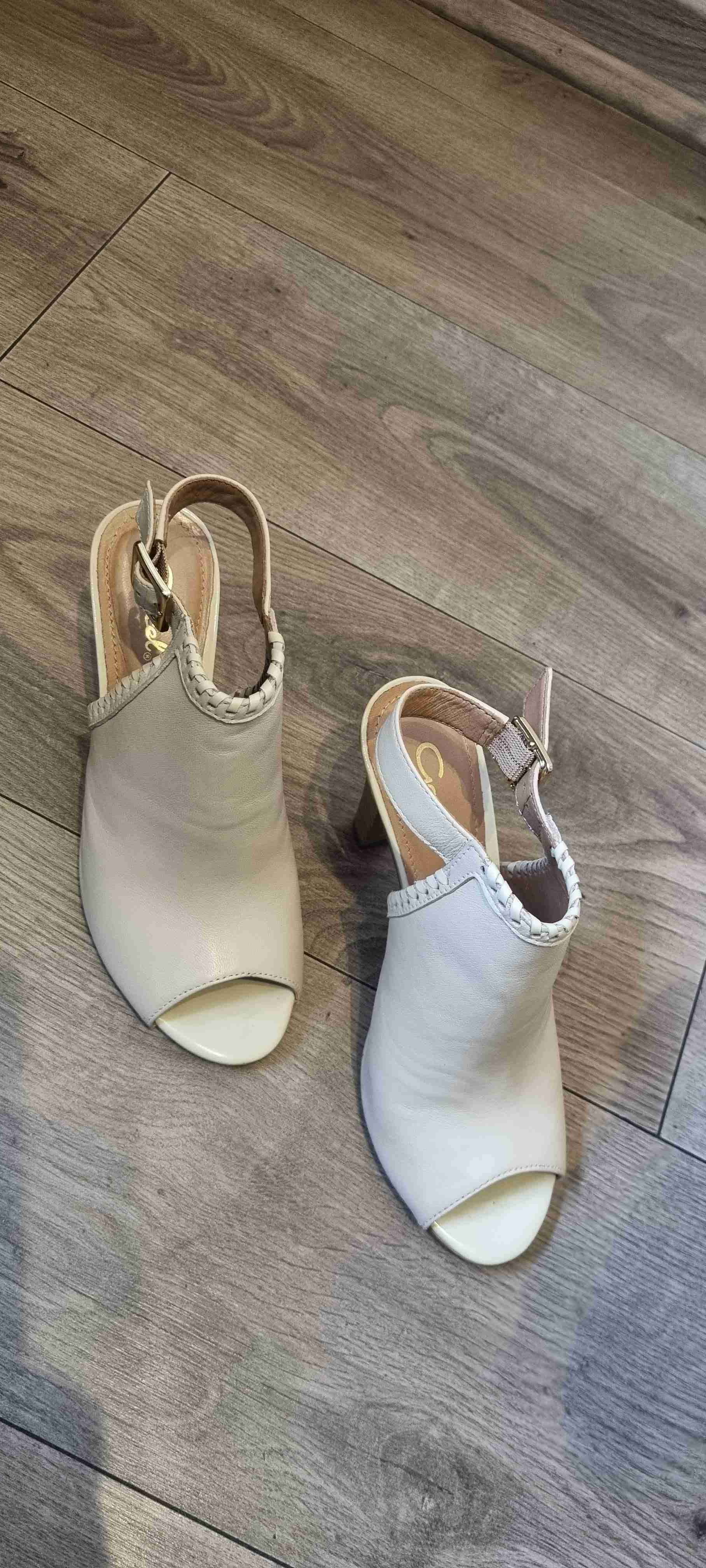 Botines abiertos beige con taco - miniatura 2