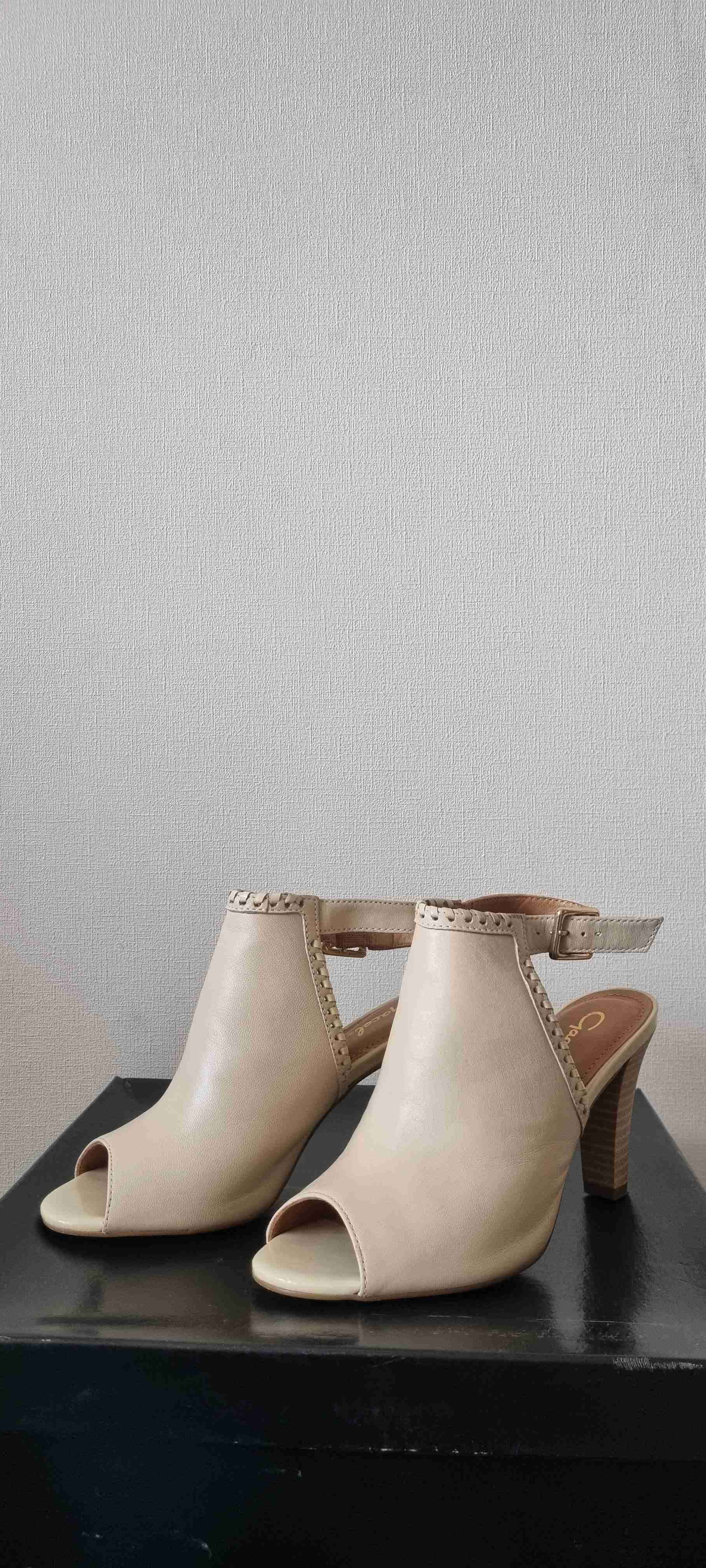 Botines abiertos beige con taco - miniatura 4