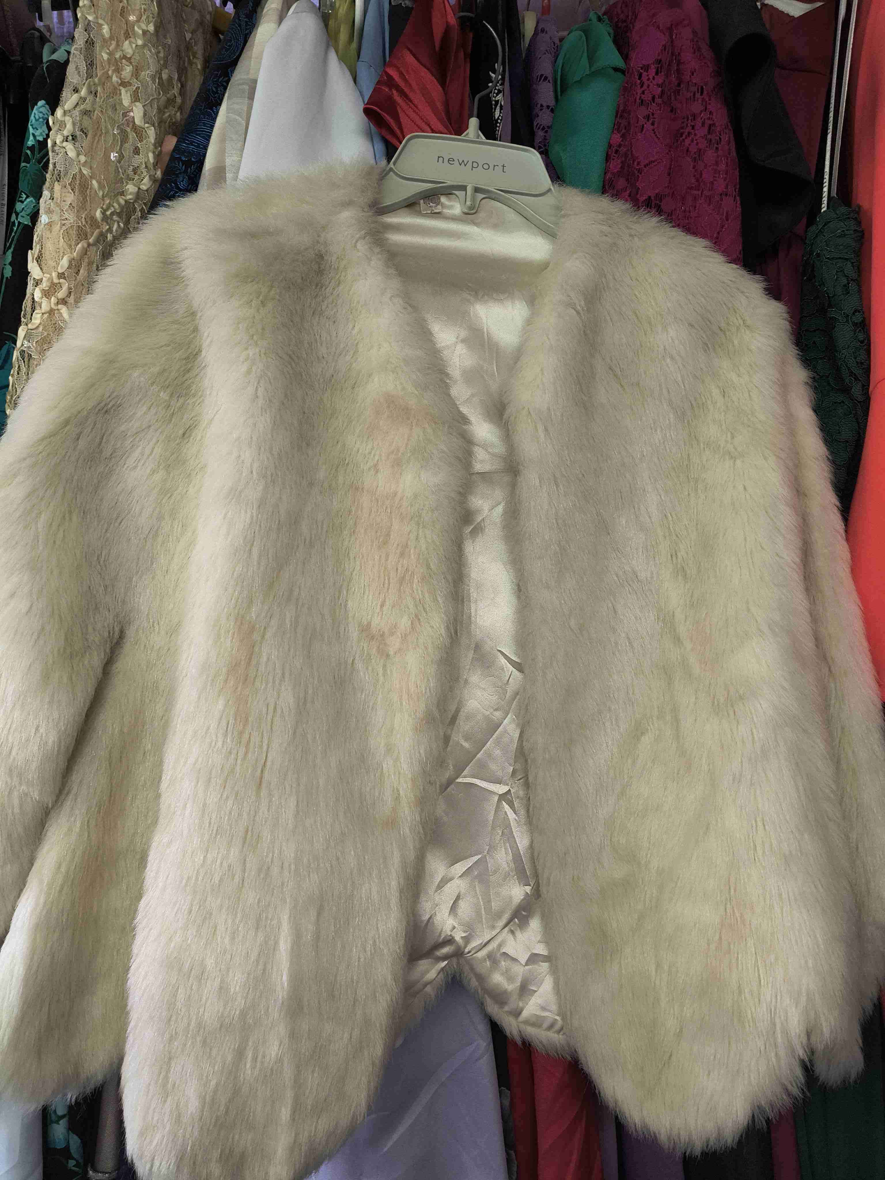 Abrigo de piel beige - miniatura 1