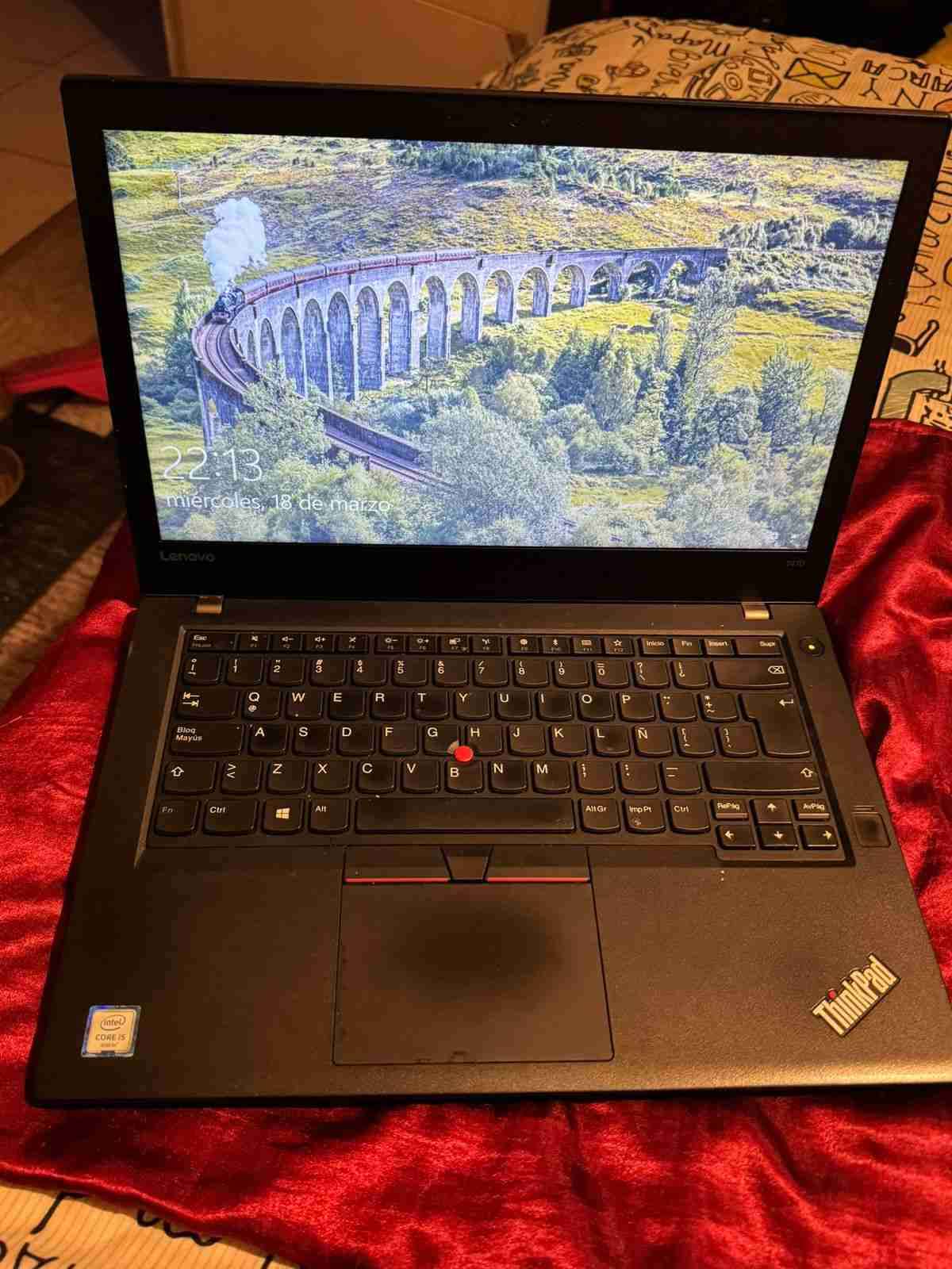 Laptop Lenovo ThinkPad Negra - miniatura 1