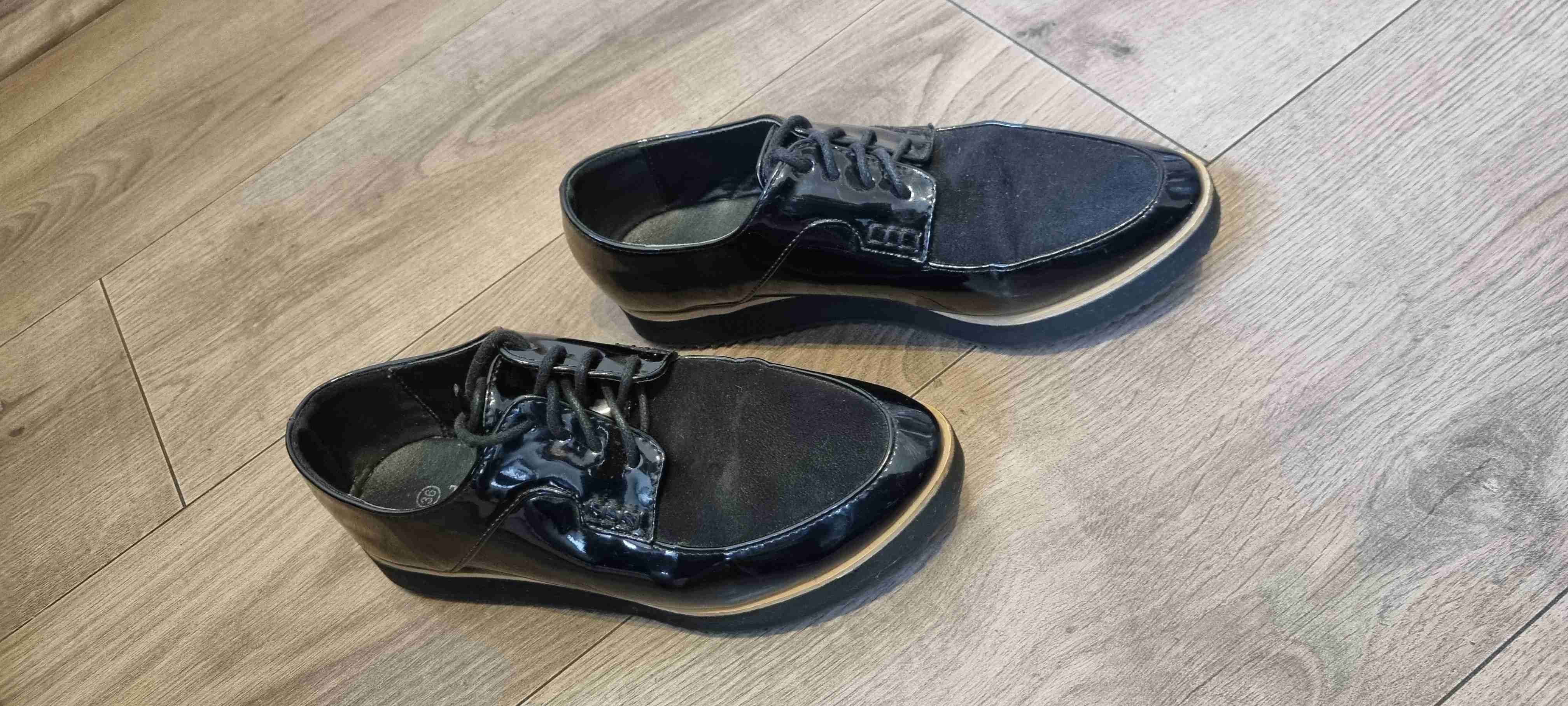 Zapatos negros de charol - miniatura 4