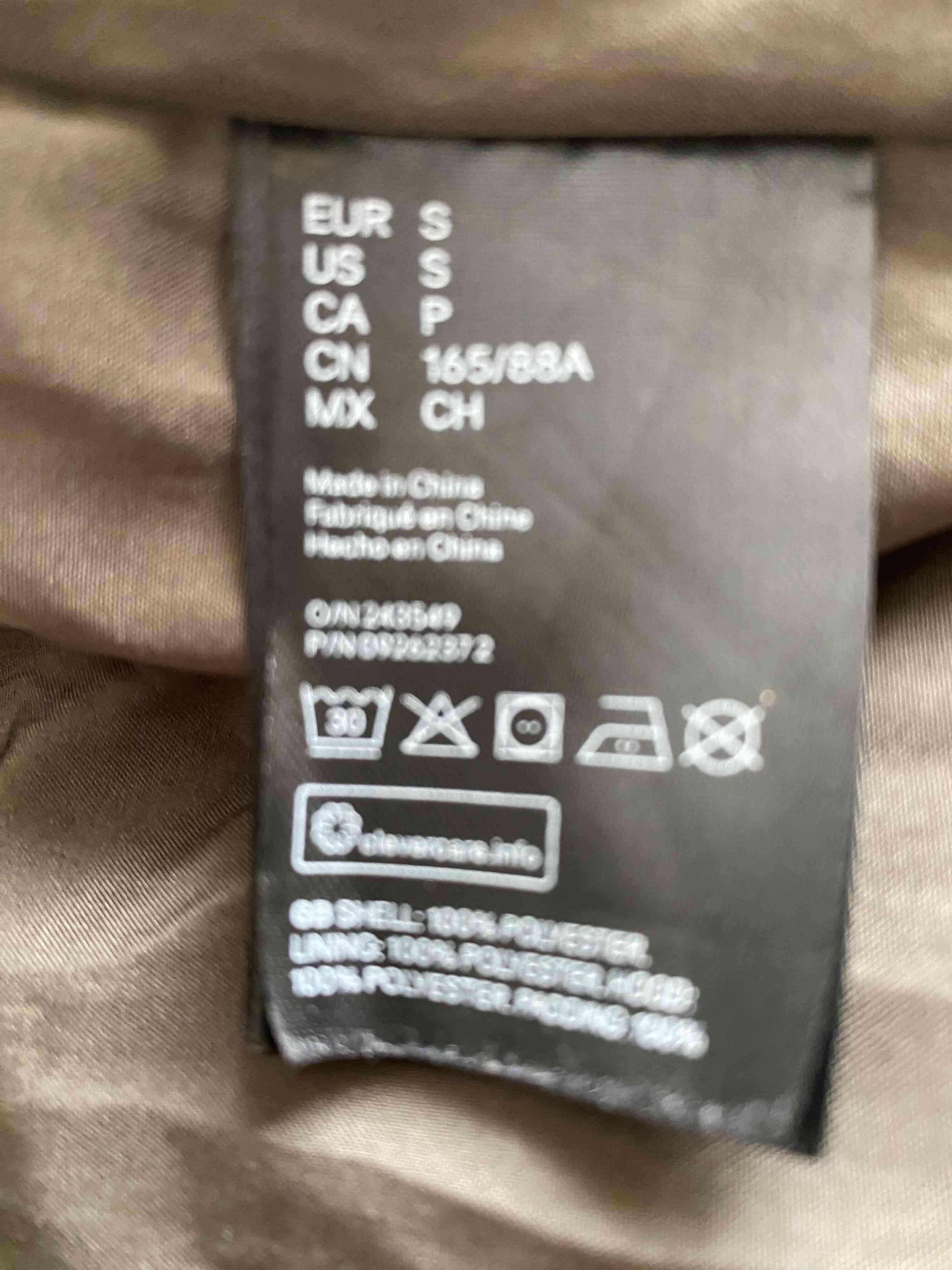 Abrigo acolchado verde musgo con capucha - miniatura 5