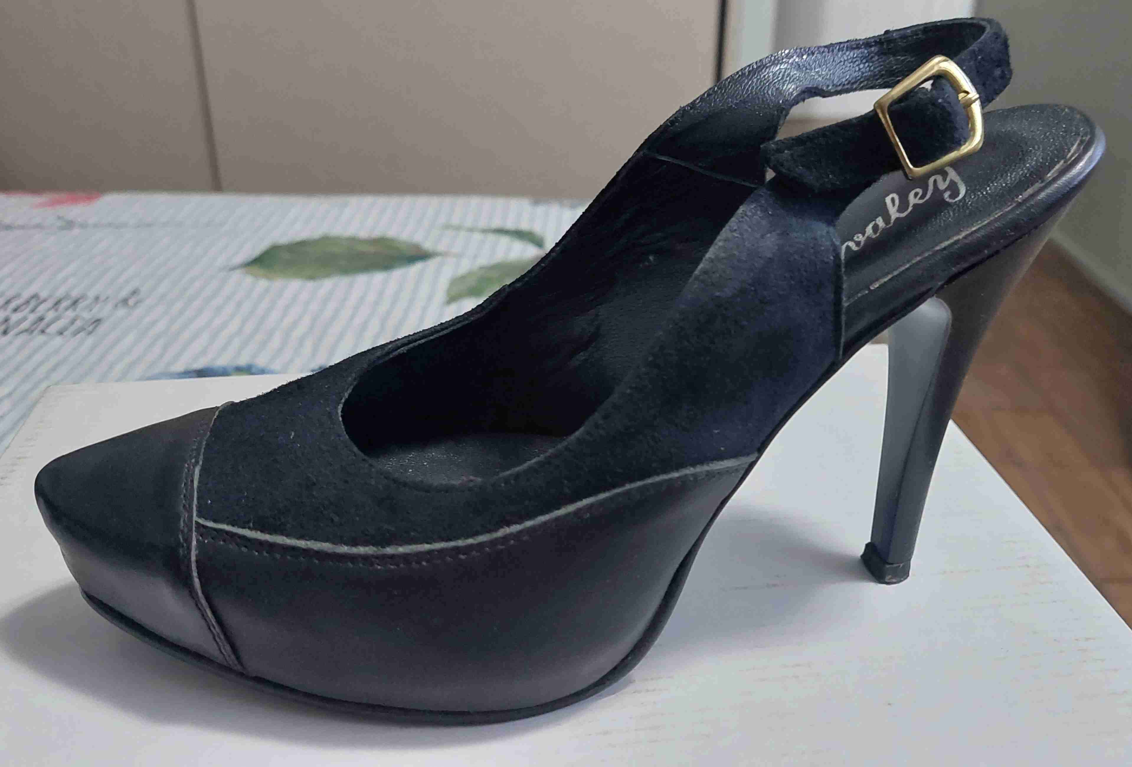 Zapatos de tacón negros - miniatura 2