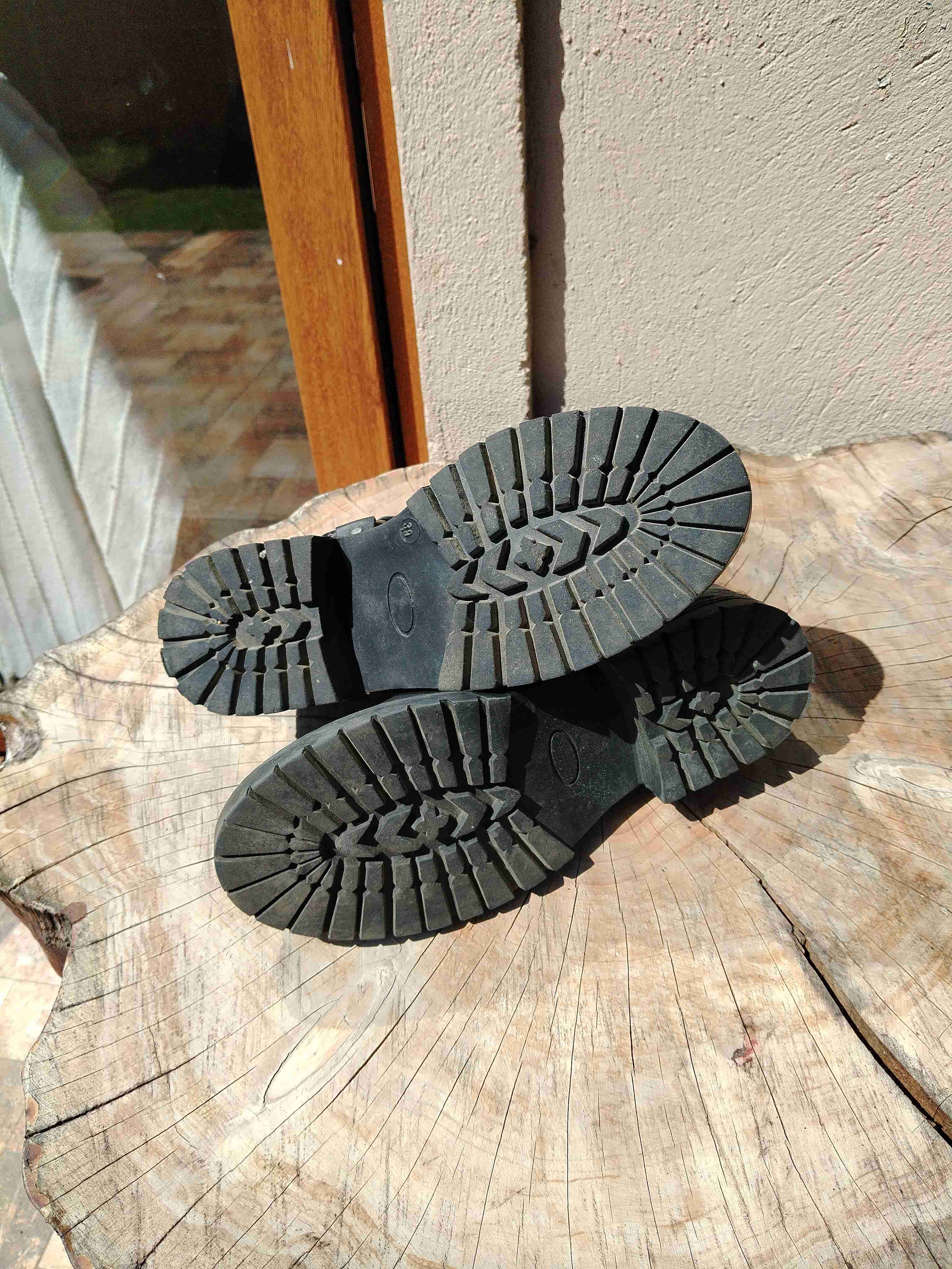 Botines negros con tachas - 6