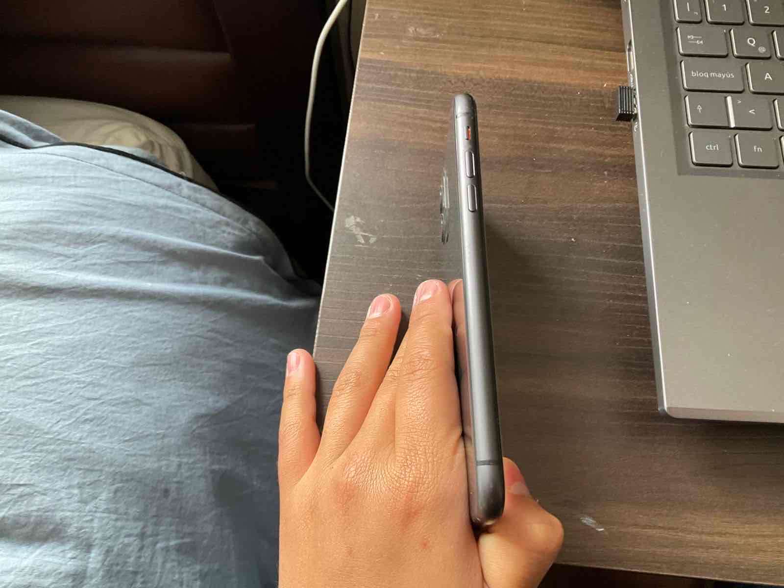 iPhone 11 Gris - miniatura 3