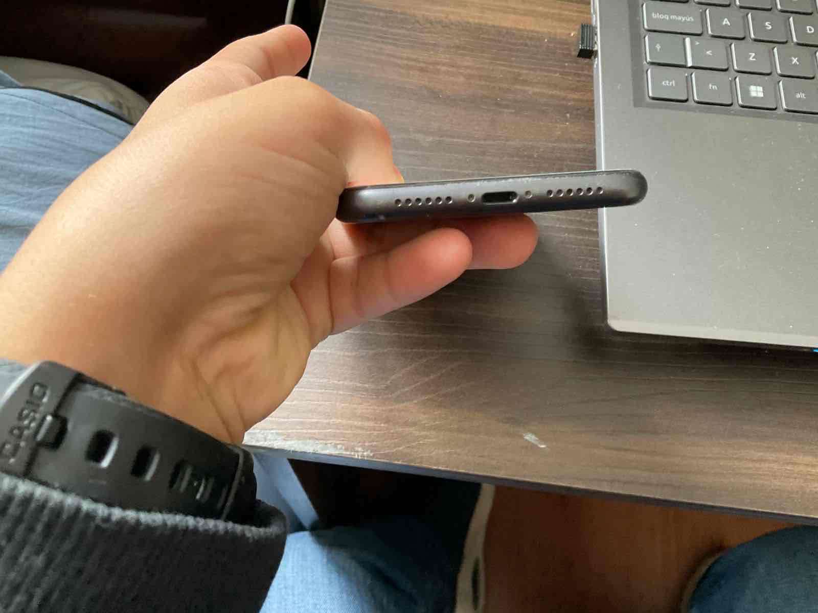 iPhone 11 Gris - miniatura 4