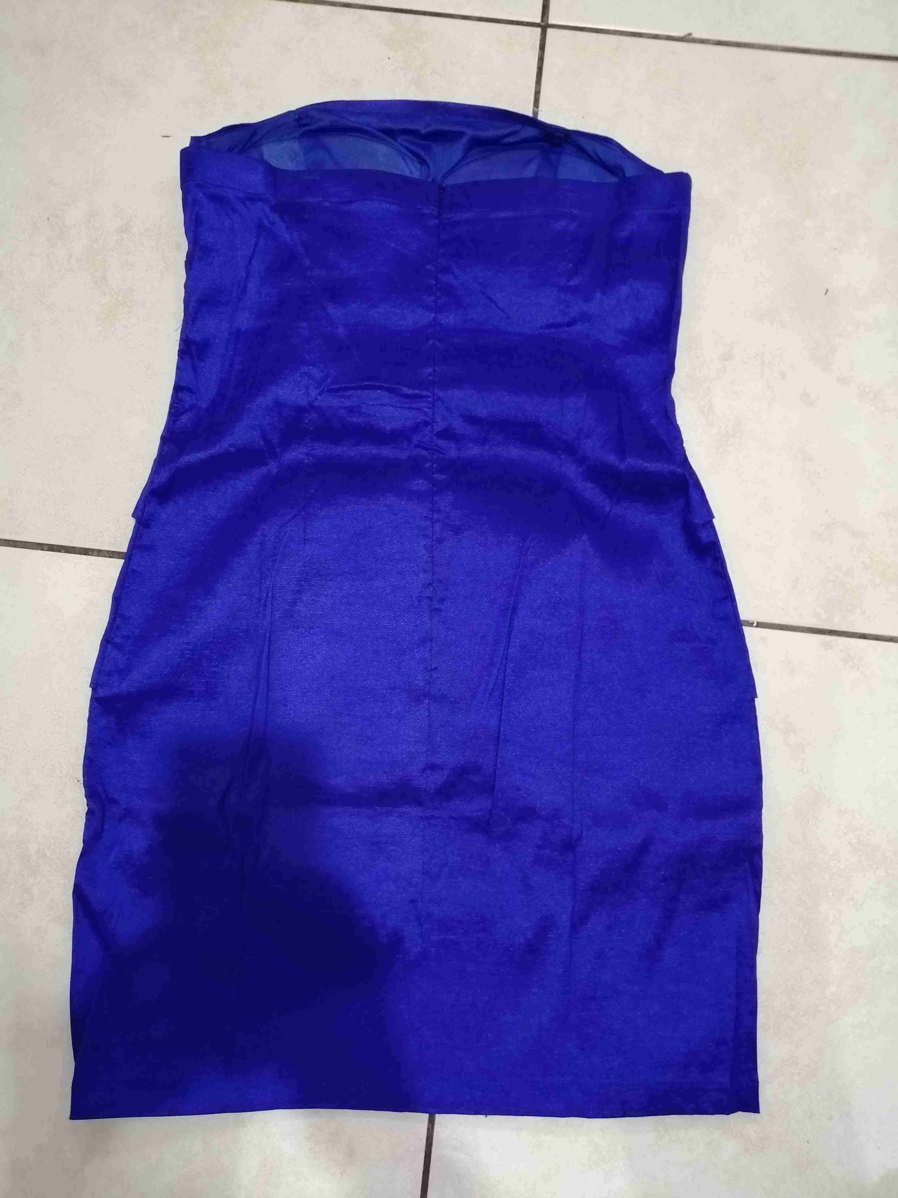 Vestido azul strapless - miniatura 2