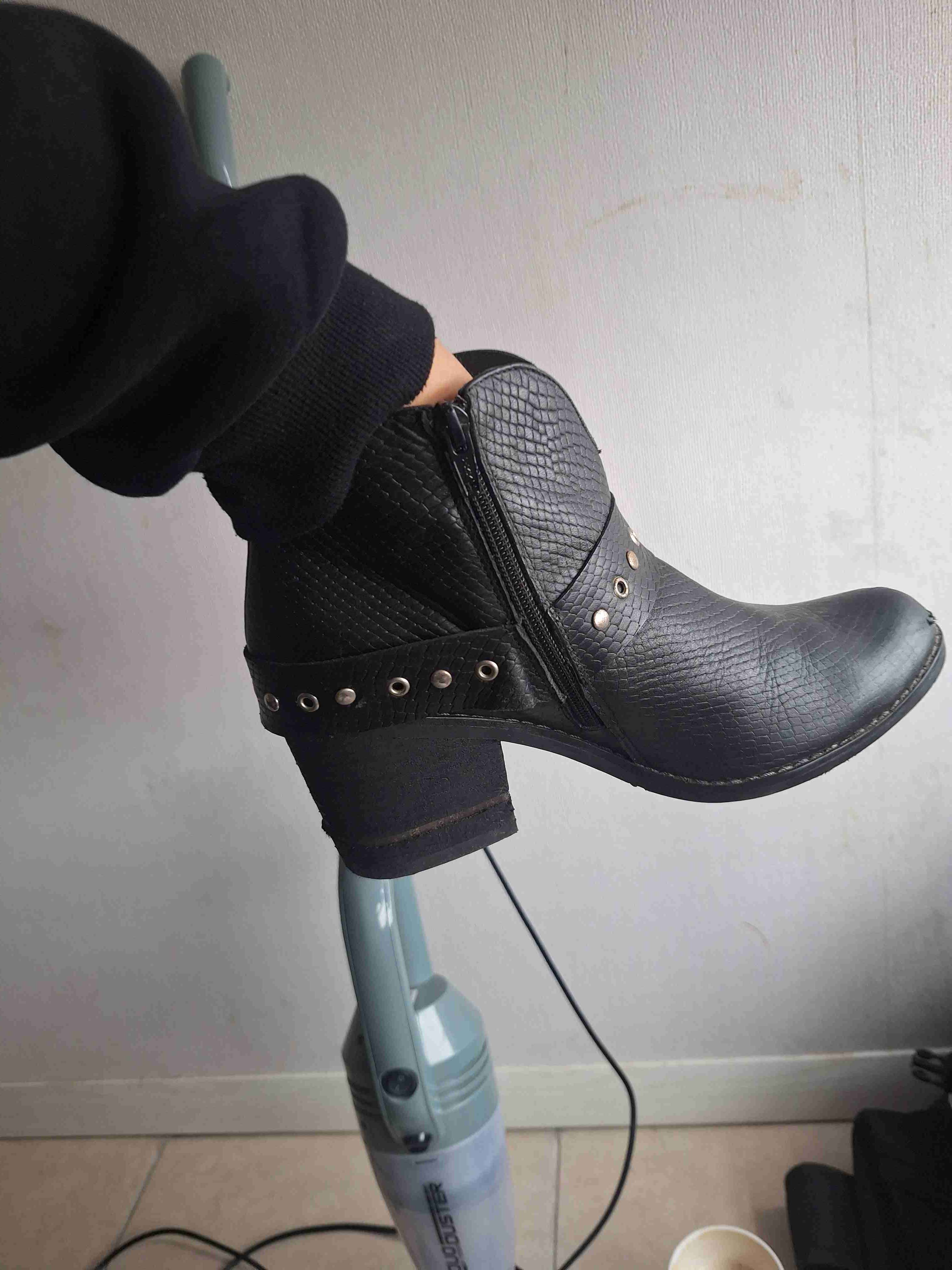 Botines negros con tacón - miniatura 2