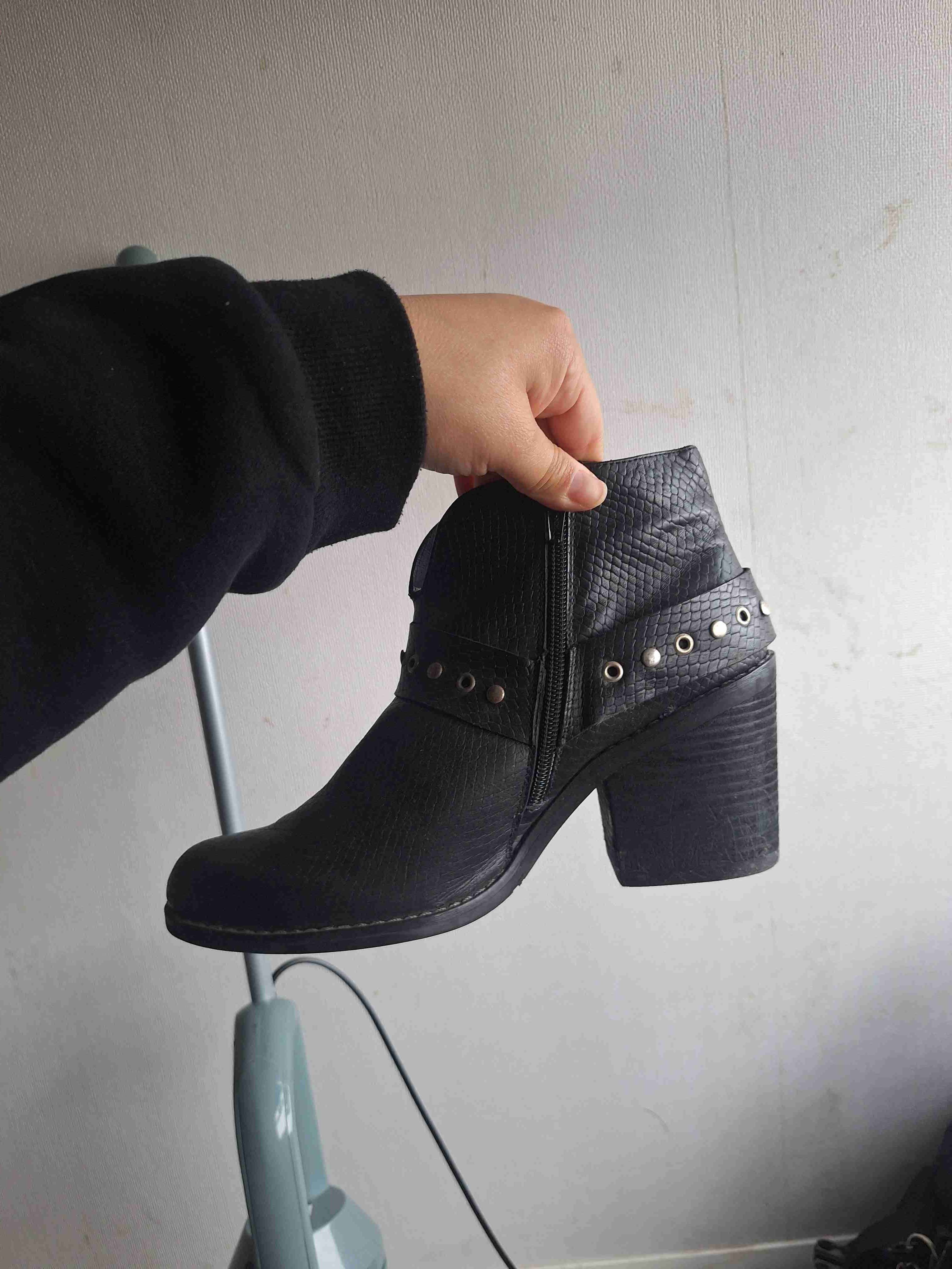 Botines negros con tacón - miniatura 4