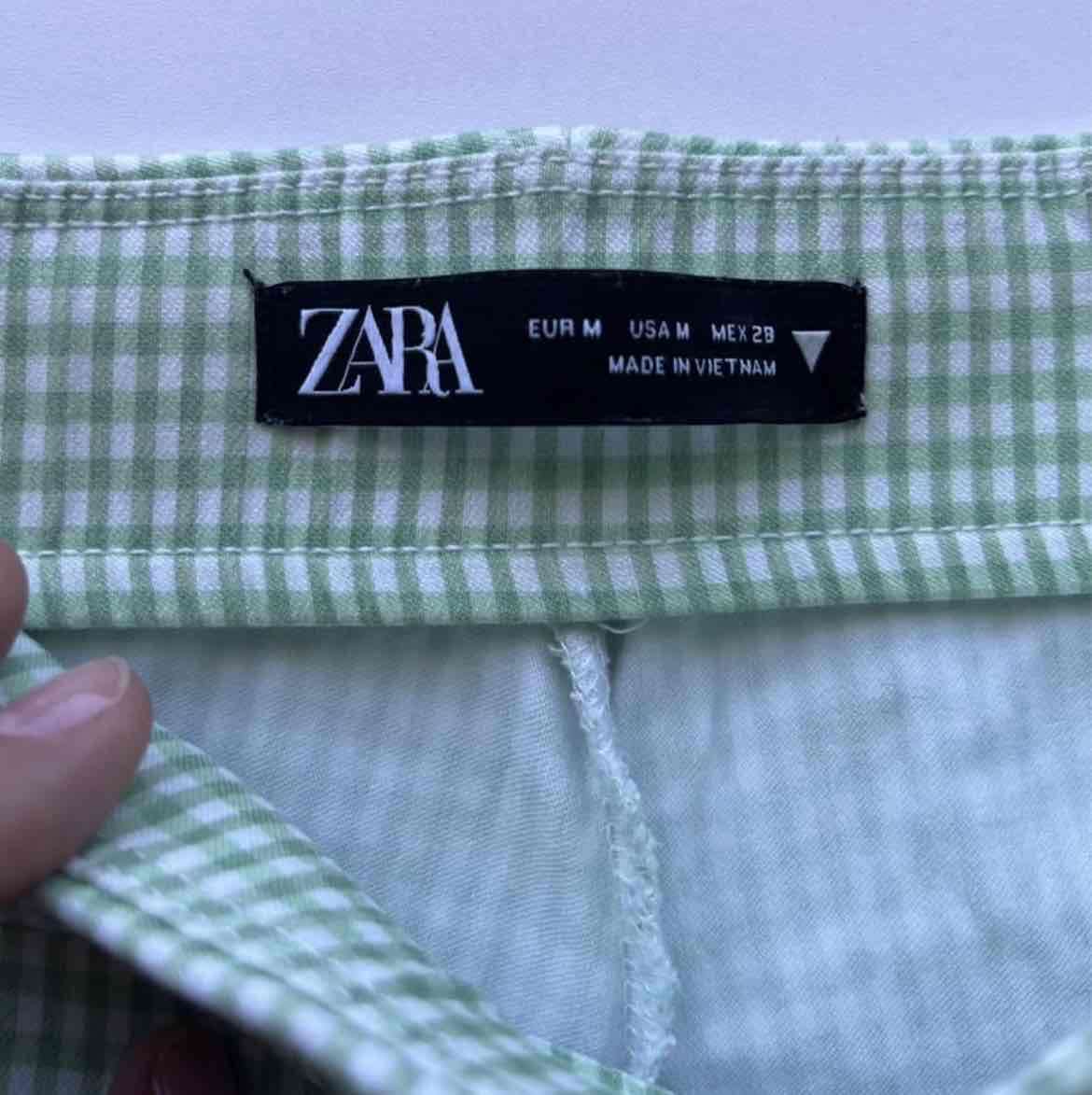 Pantalones ZARA a cuadros verdes. - miniatura 2